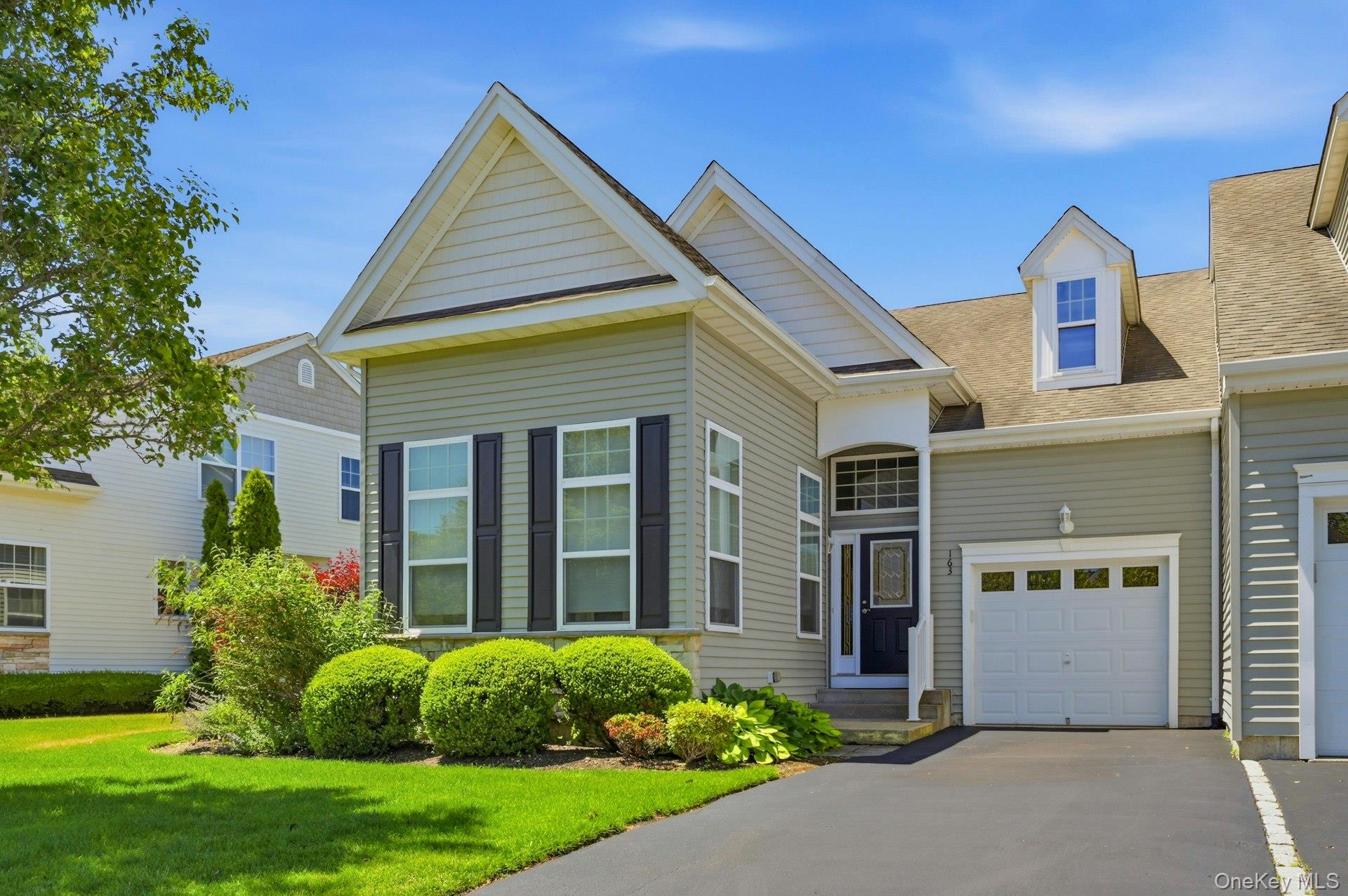 163 AUGUSTA Drive Unit 163, Medford NY 11763