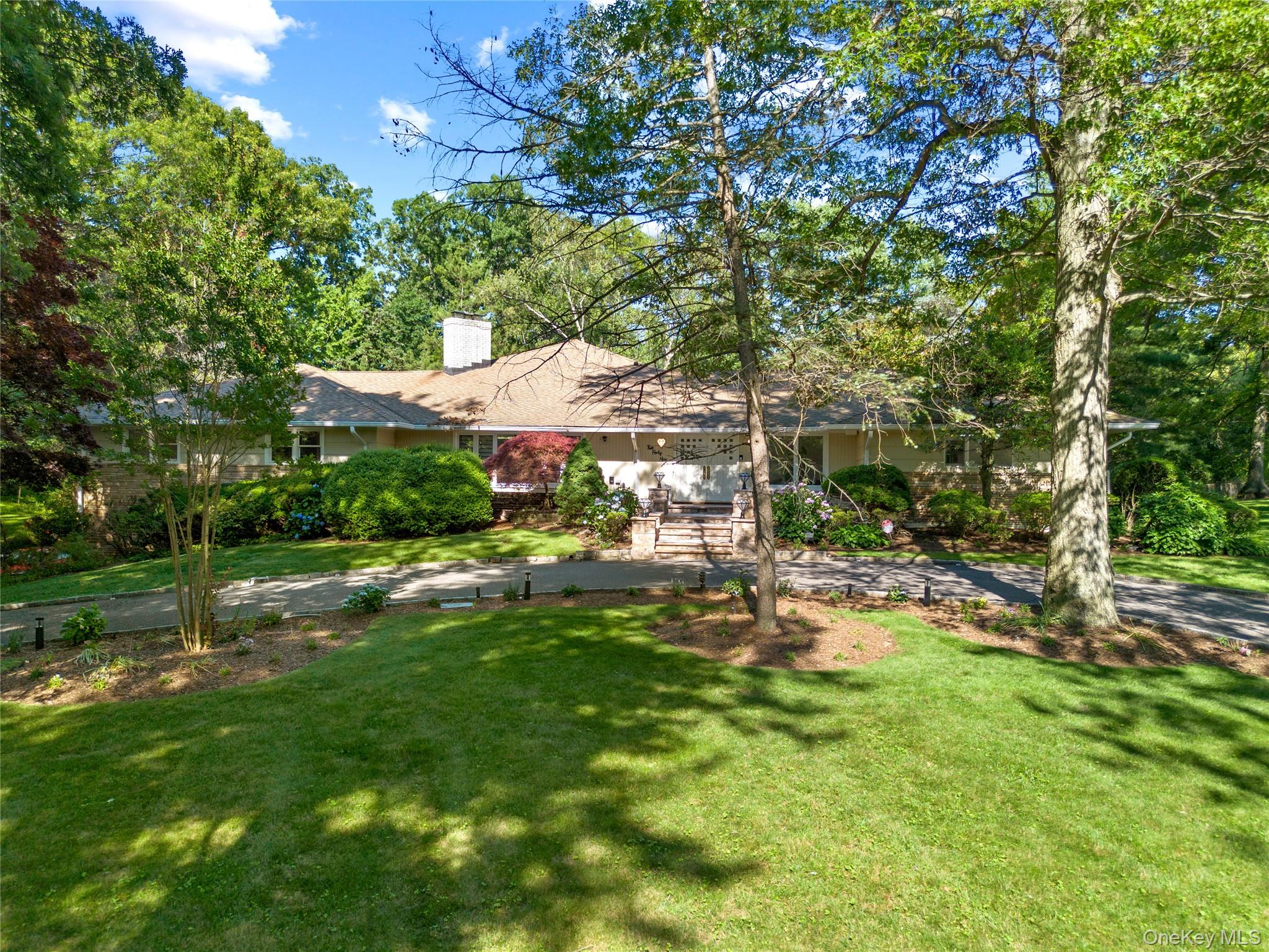 249 Glen Cove Road, Old Westbury NY 11568