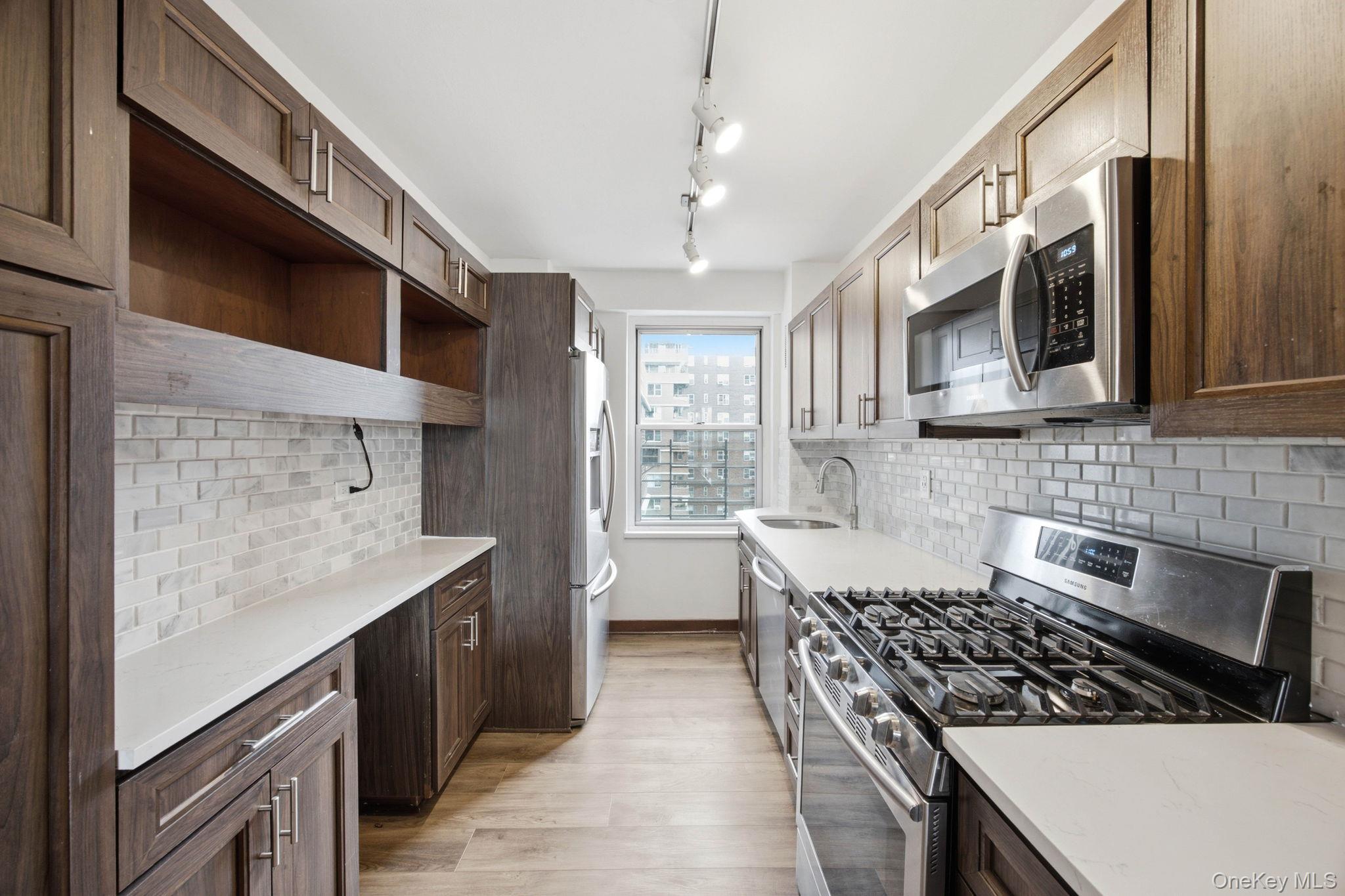 575 Grand Street Unit E1505, Manhattan NY 10002