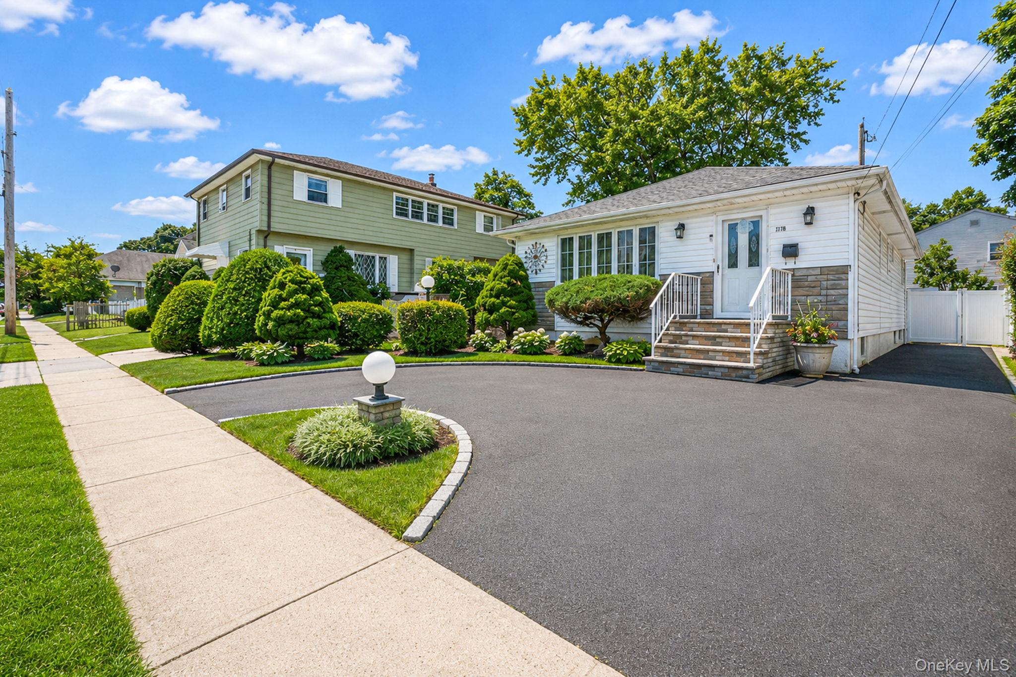 1012 Arthur Street, Uniondale NY 11553