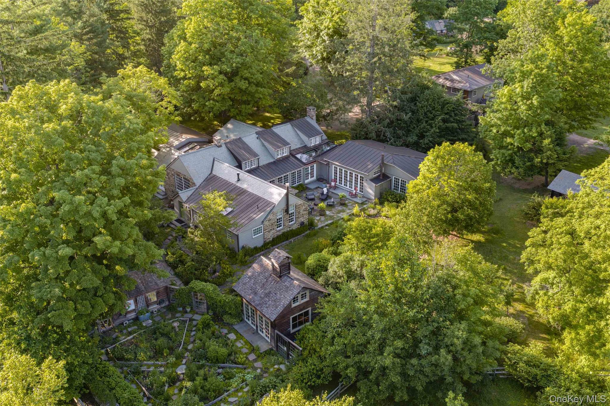 1389 Route 212, Saugerties NY 12477