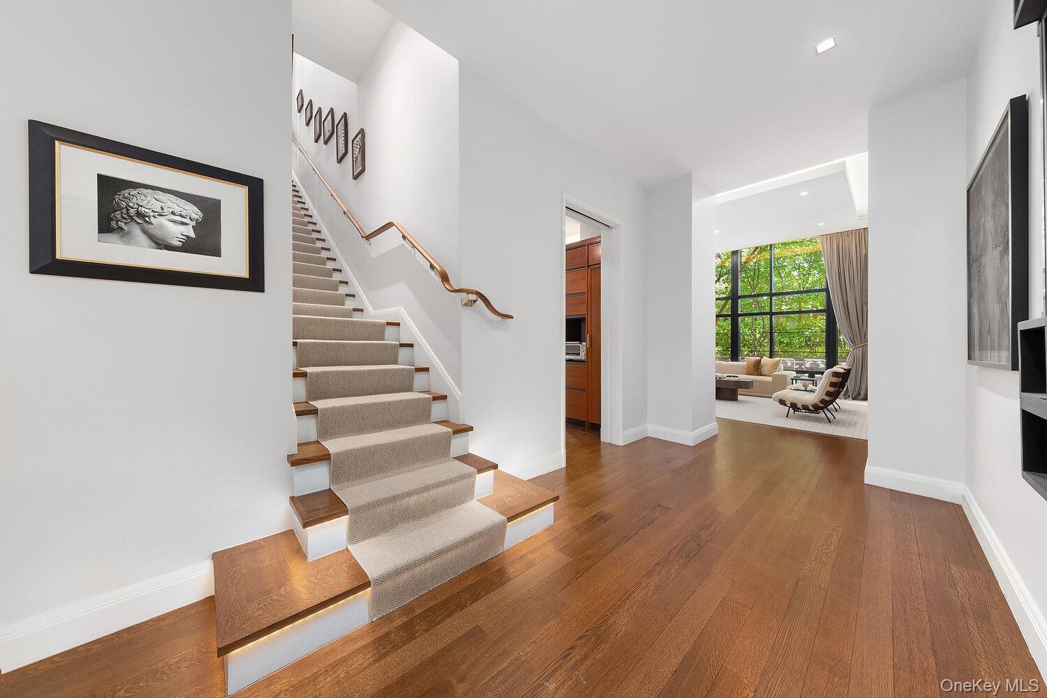 150 CHARLES Street Unit M2, Manhattan NY 10014