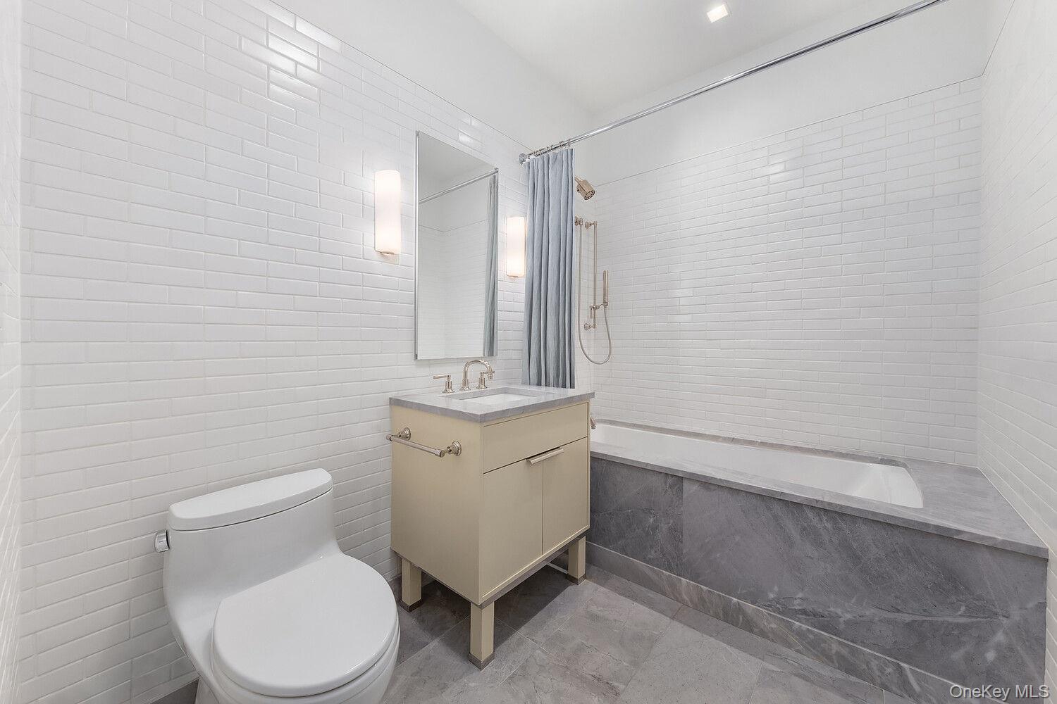 150 CHARLES Street Unit M2, Manhattan NY 10014