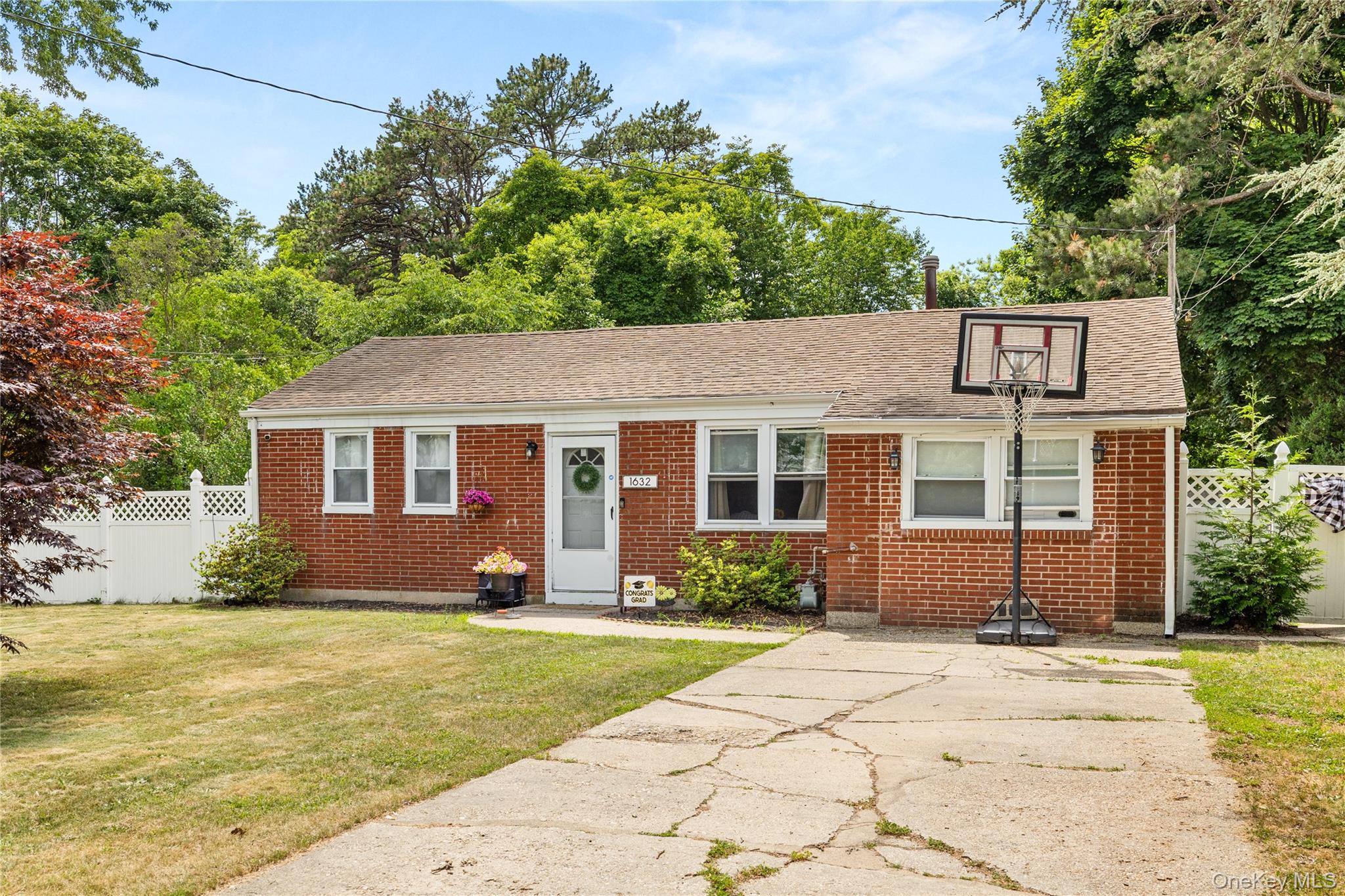 1632 N Thompson Drive, Bay Shore NY 11706