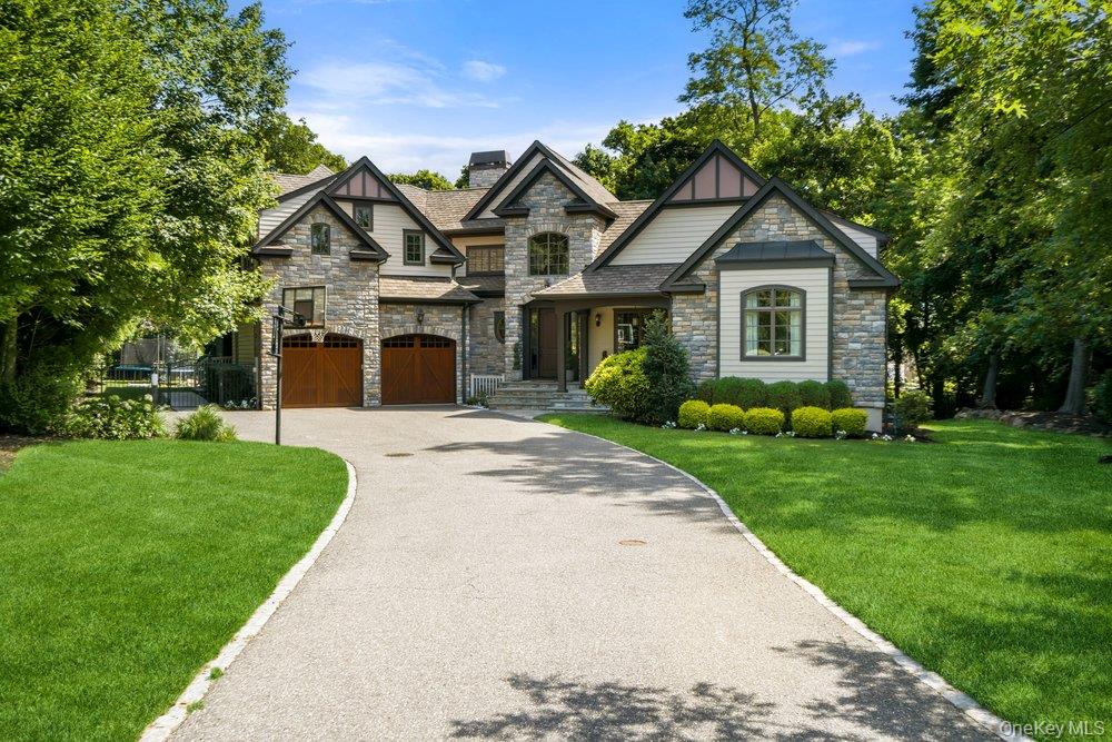5 Buckingham Court, Muttontown NY 11791