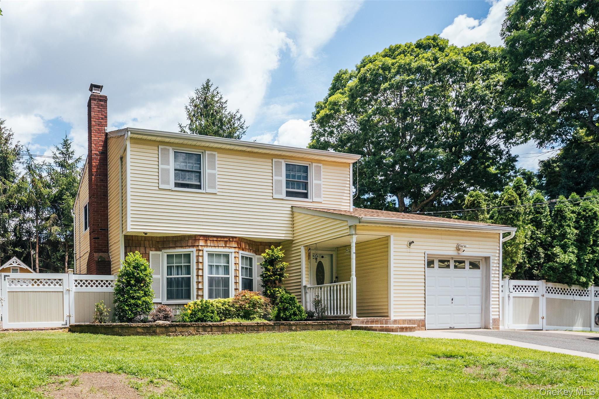 41 Brook Run Drive, Medford NY 11763