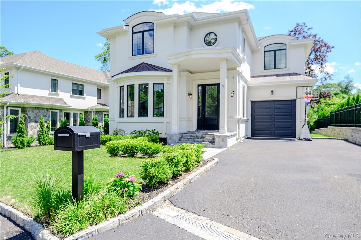 9 Greenway Terrace, Great Neck NY 11024