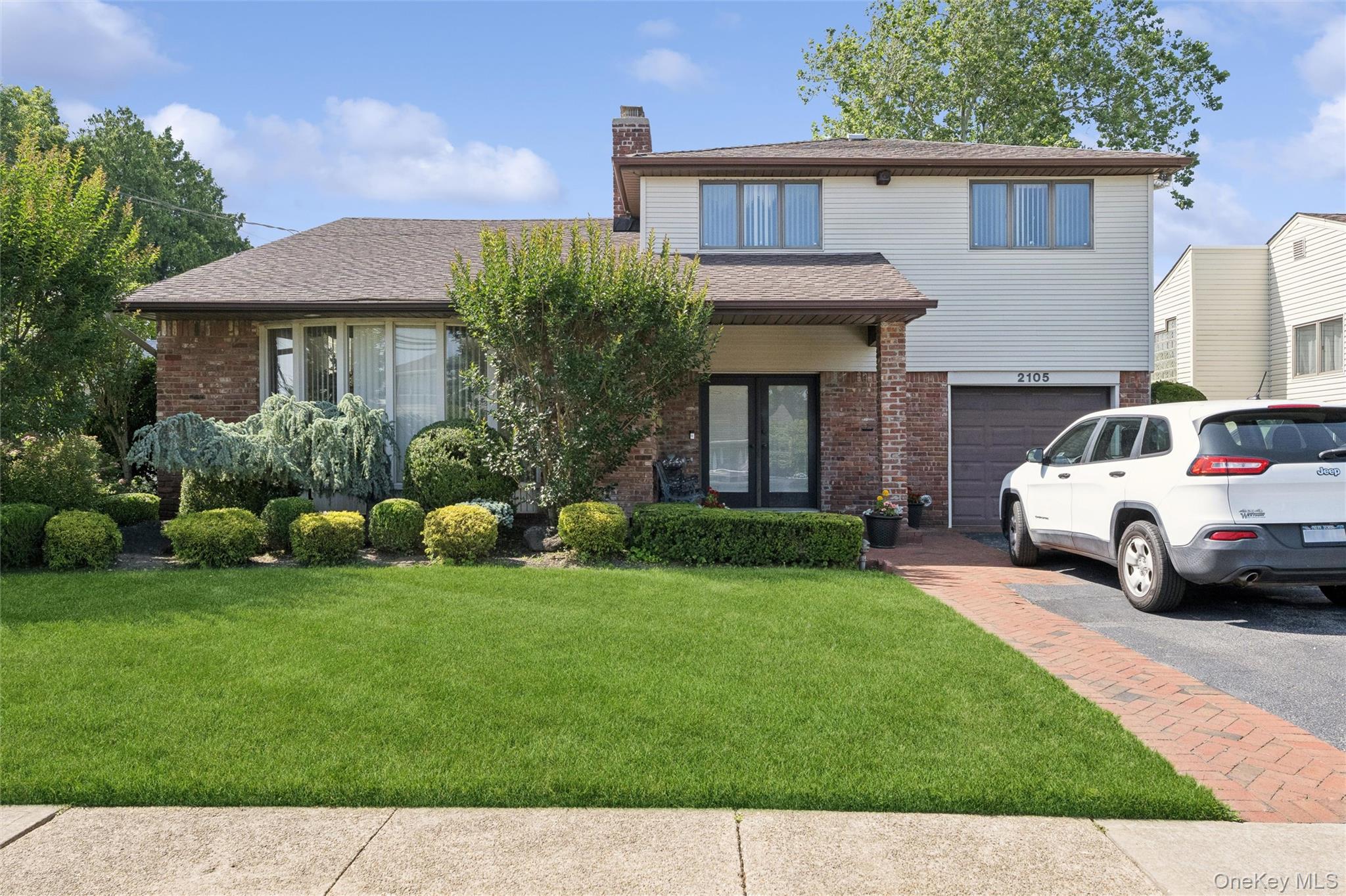 2105 Holland Way, Merrick NY 11566