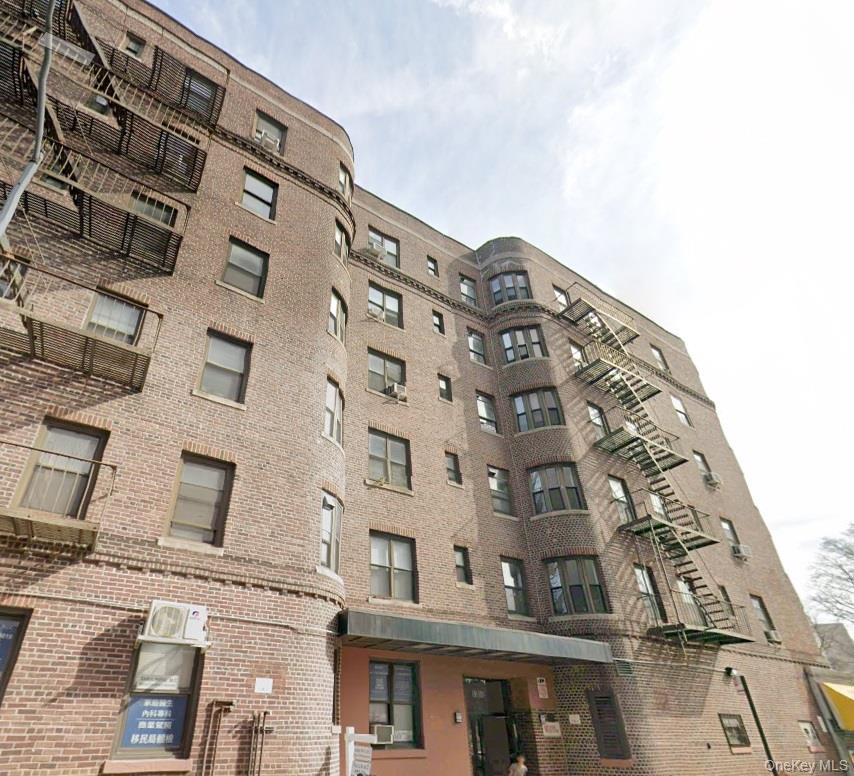 83-06 Vietor Avenue Unit 3B, Elmhurst NY 11373
