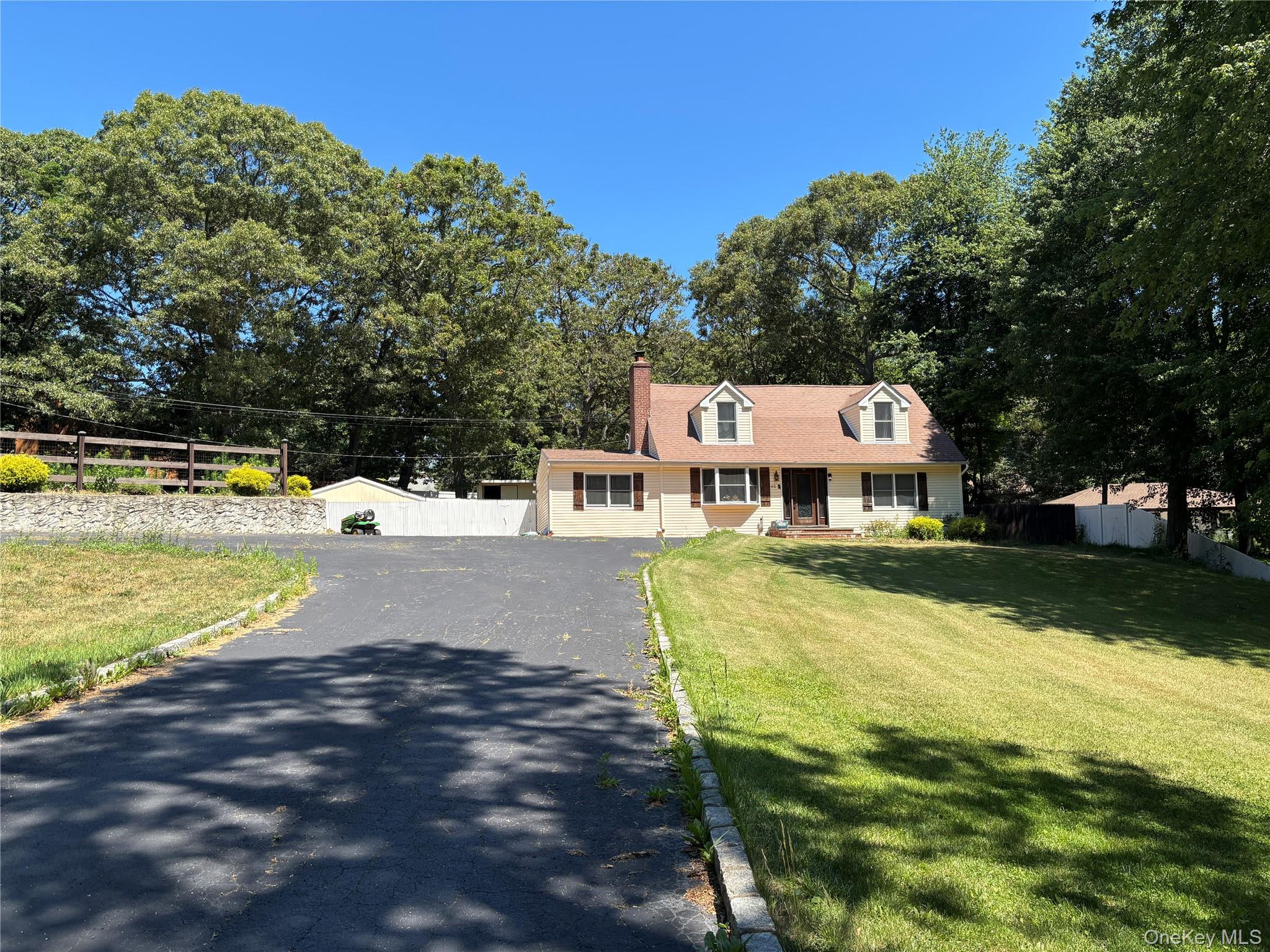 45 Croft Lane, Smithtown NY 11787