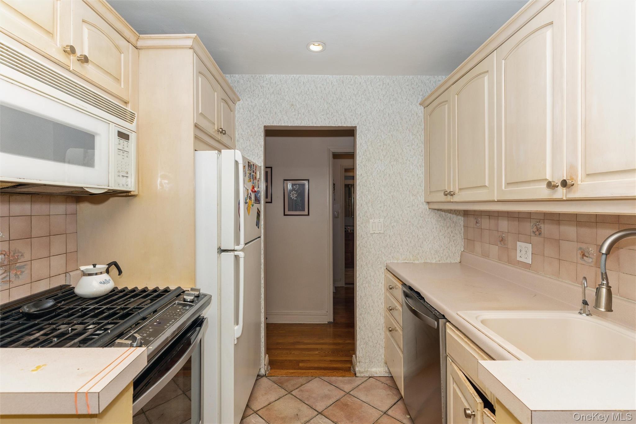 182-12 Horace Harding Expressway Unit 1K, Fresh Meadows NY 11365