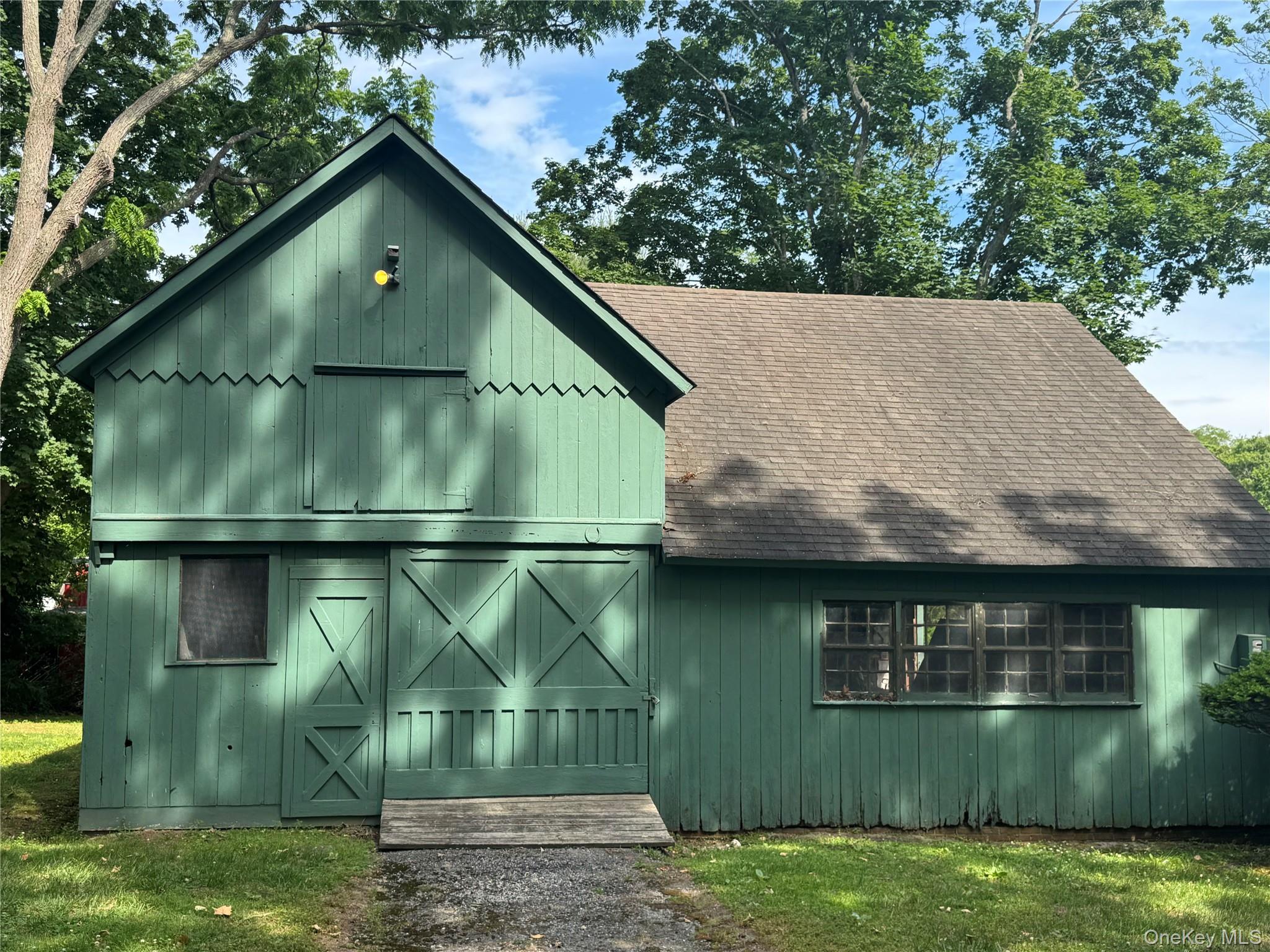 33 Crosby Street, Center Moriches NY 11934