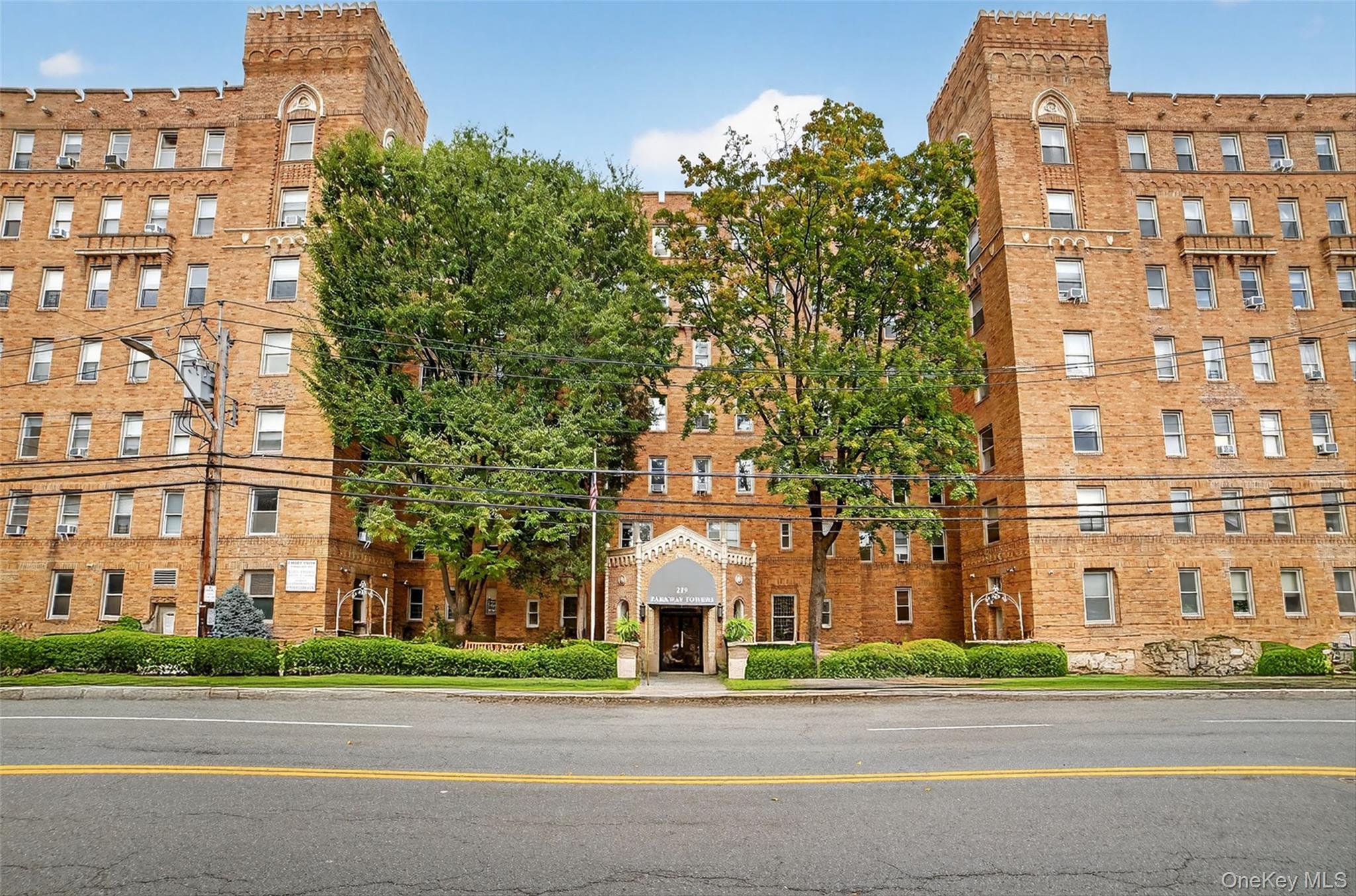 219 Bronx River Road Unit 2L, Yonkers NY 10704