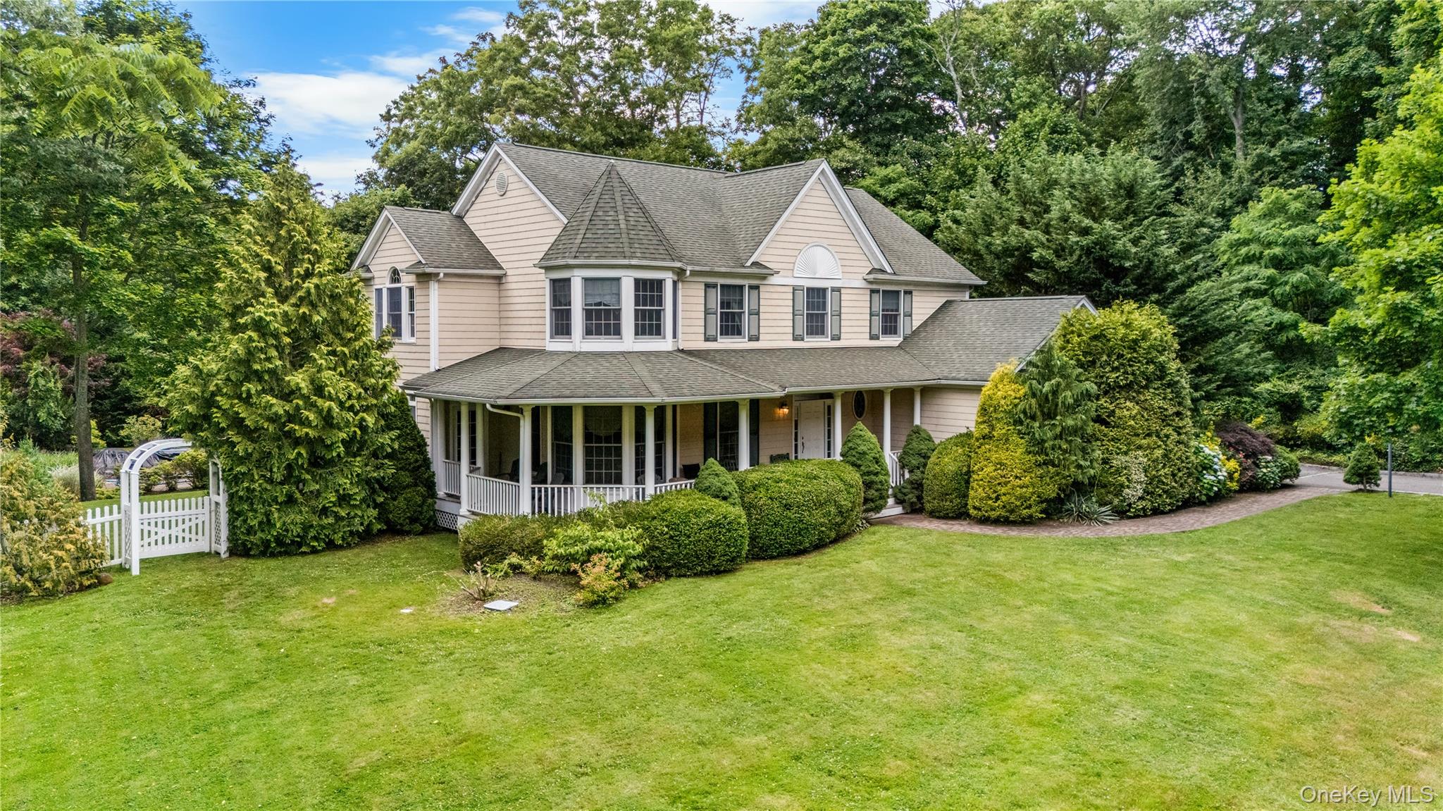 193 Pidgeon Hill Road, South Huntington NY 11746
