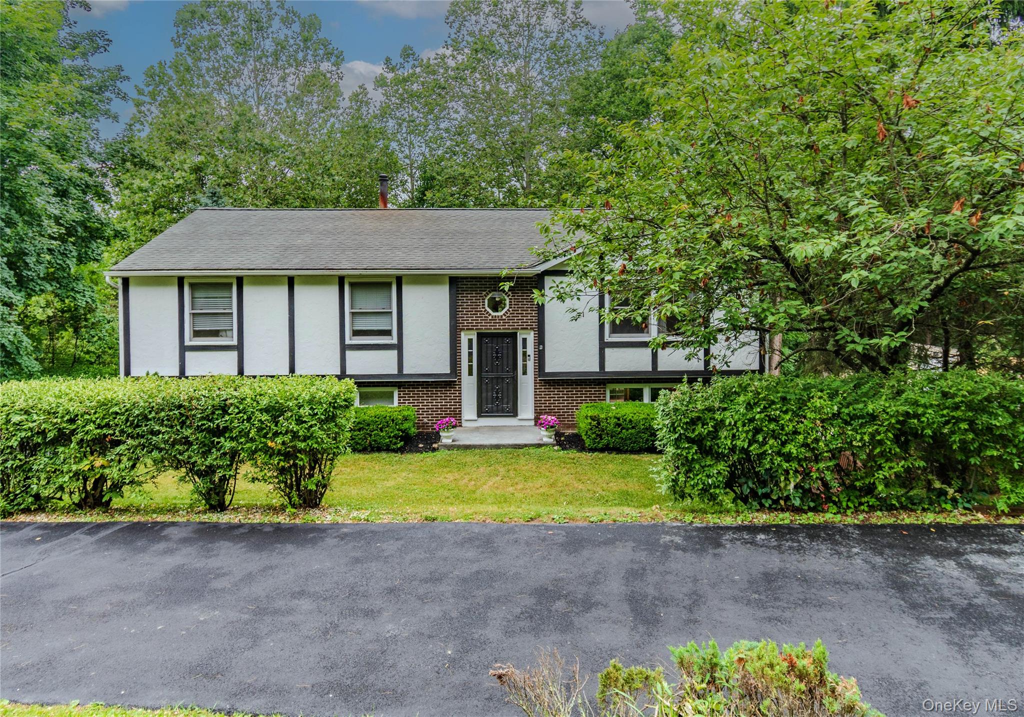 7 Colleen Lane, Wallkill NY 12589