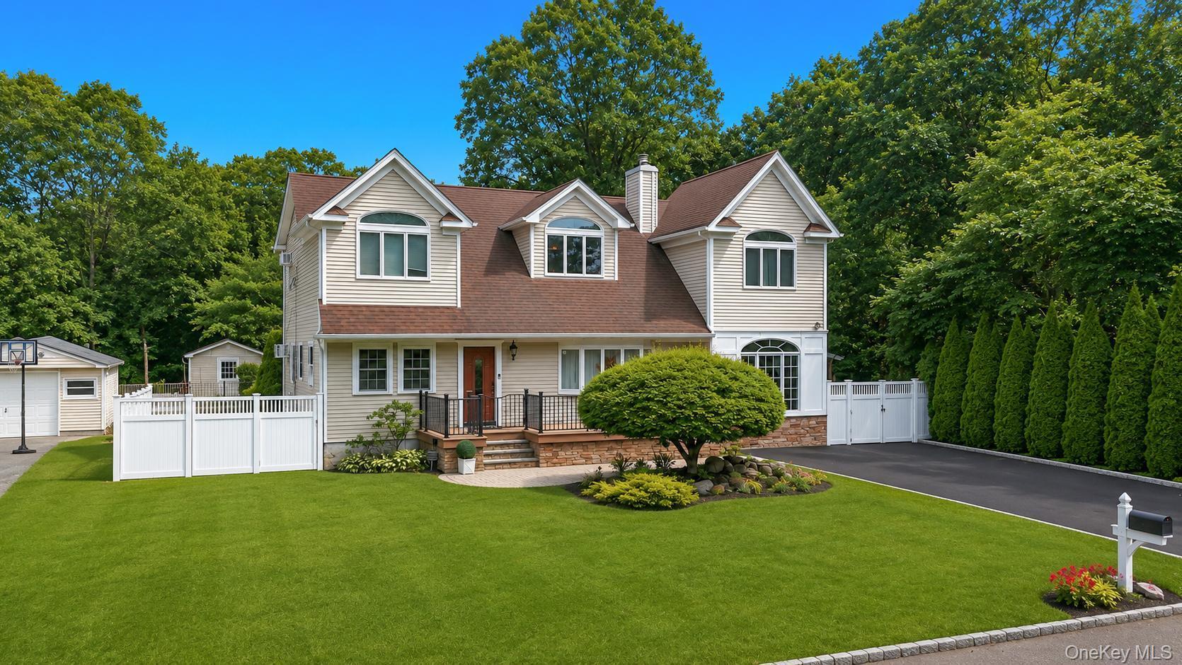 19 Joan Road, Bay Shore NY 11706