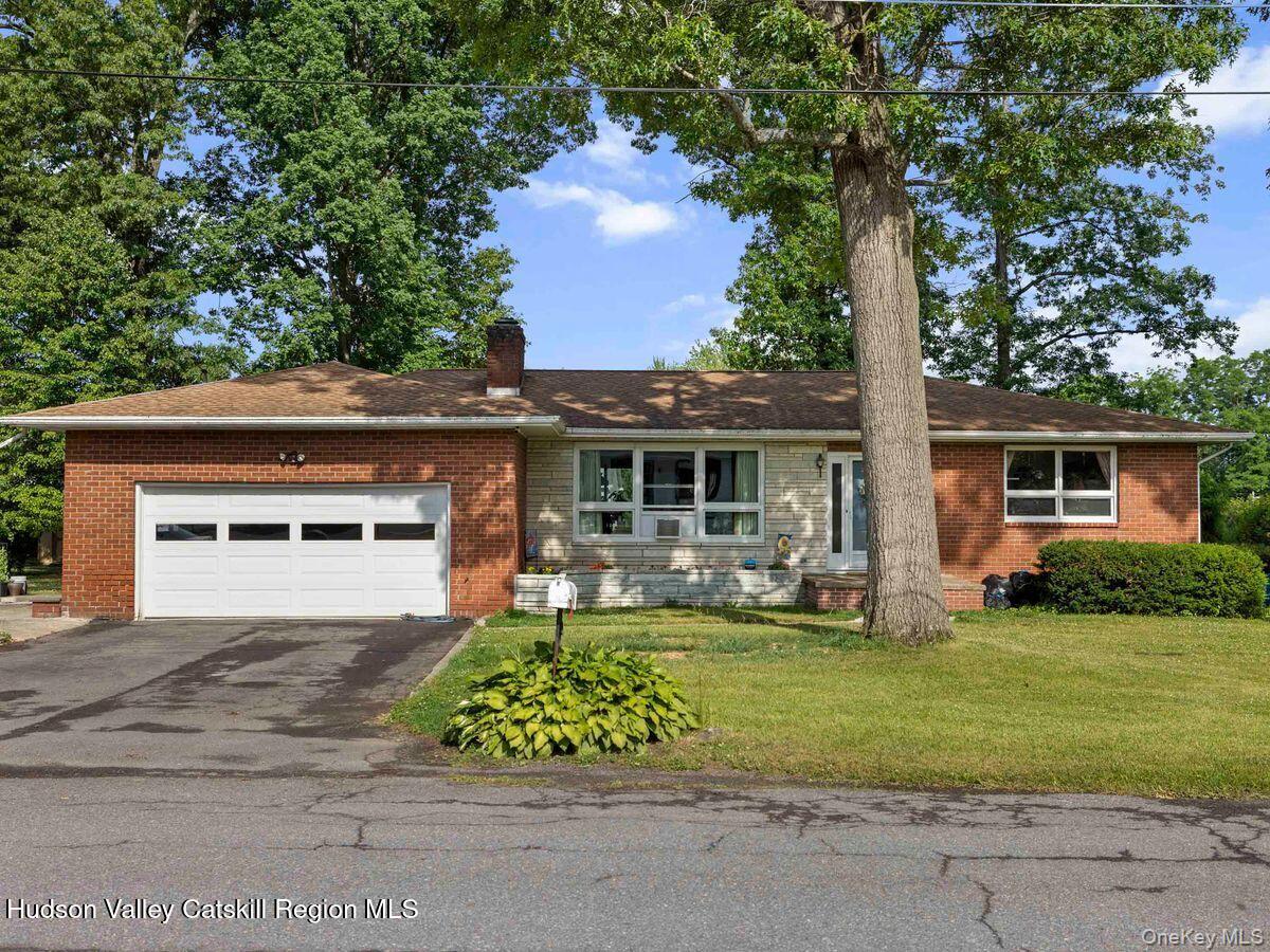 12 Ebel Court, Saugerties NY 12477