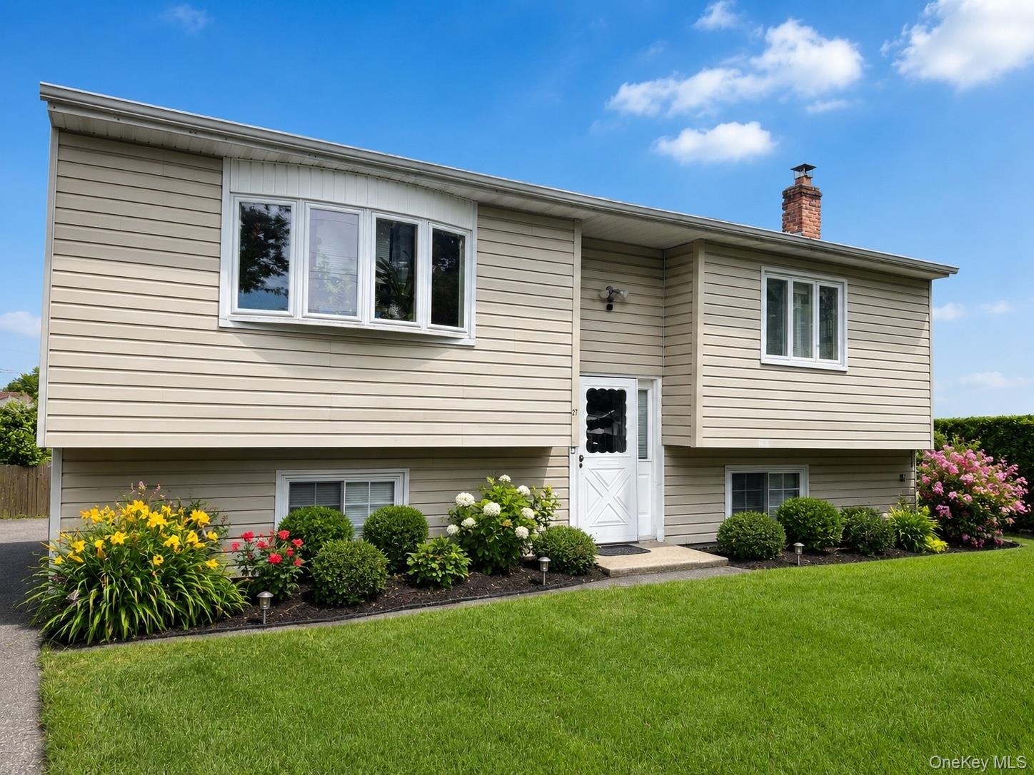 27 Pine Road, Amityville NY 11701