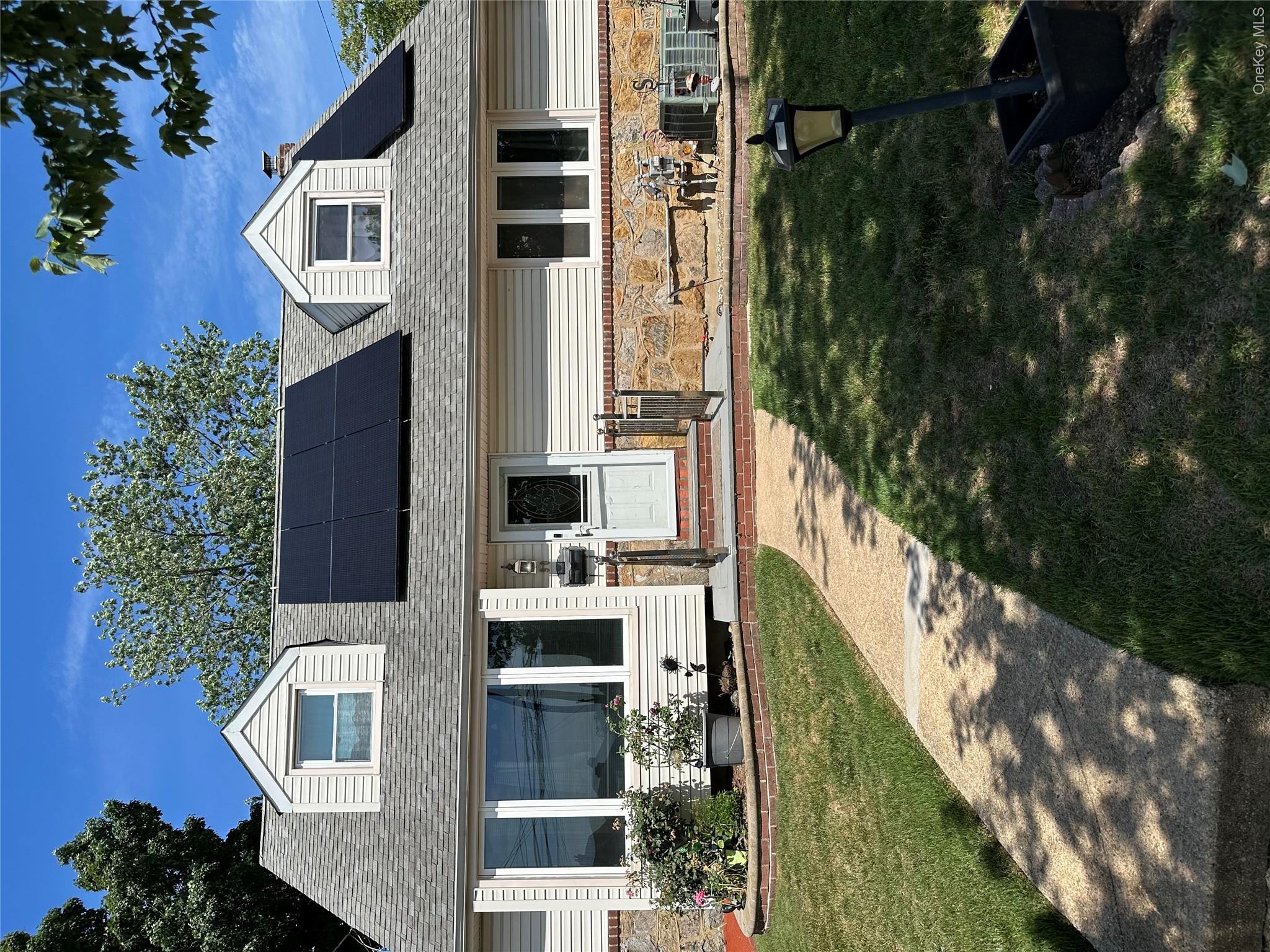 90 Clearstream Avenue, Valley Stream NY 11580