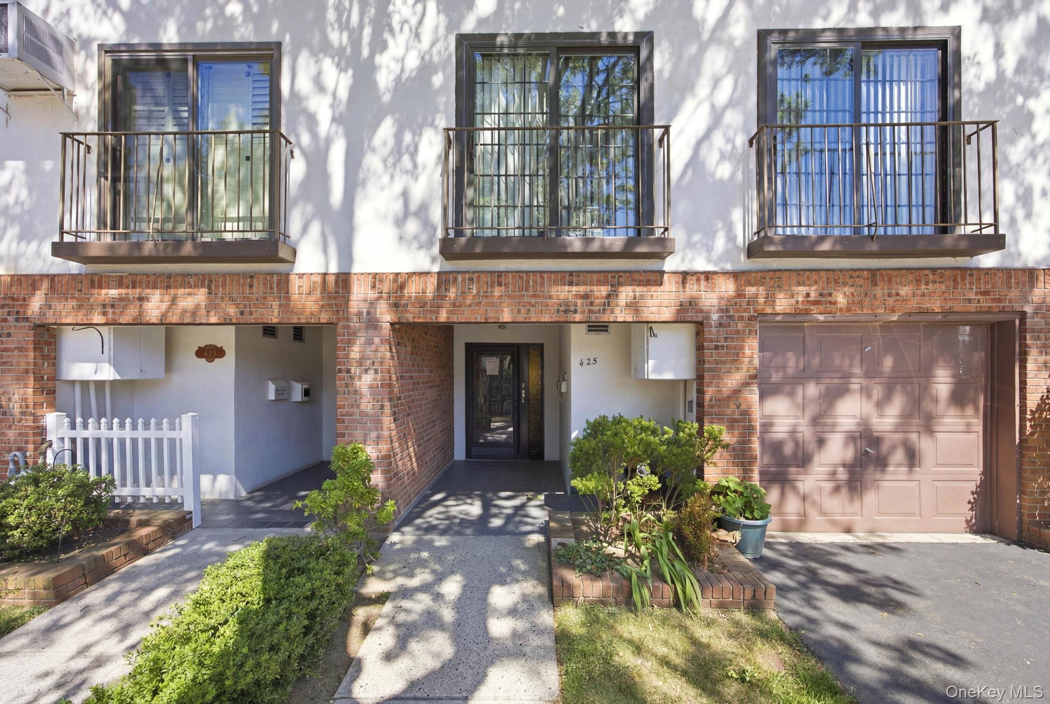 425 Schorr Drive Unit 35C, College Point NY 11356