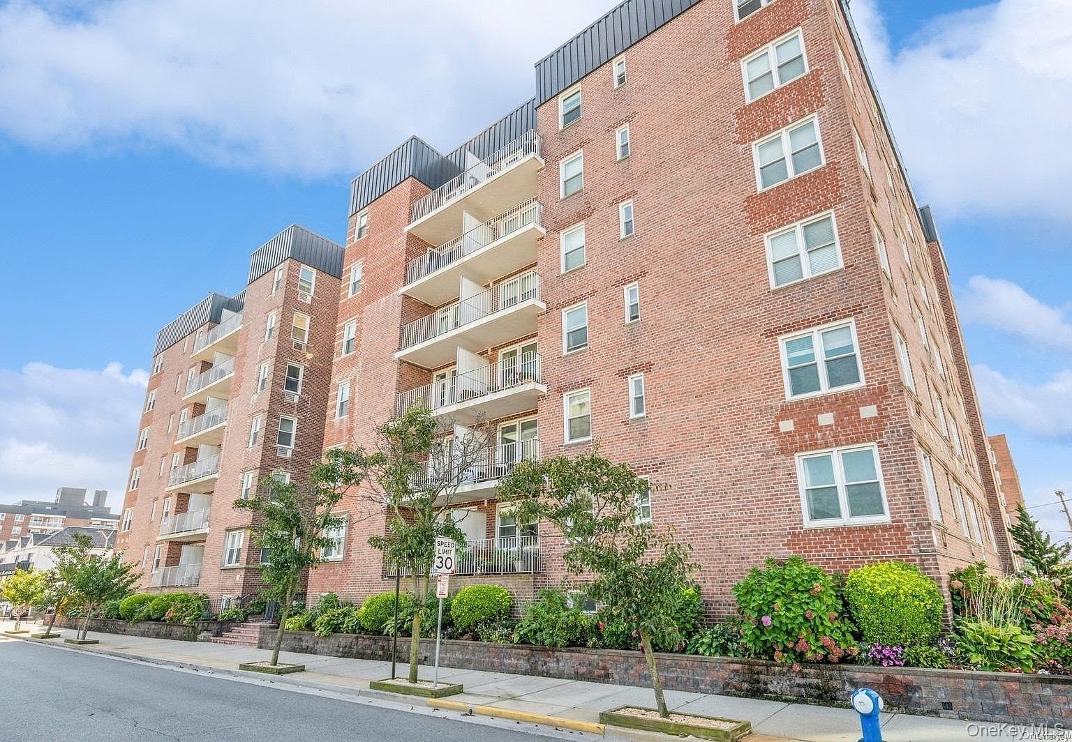 210 E Broadway Unit 6L, Long Beach NY 11561