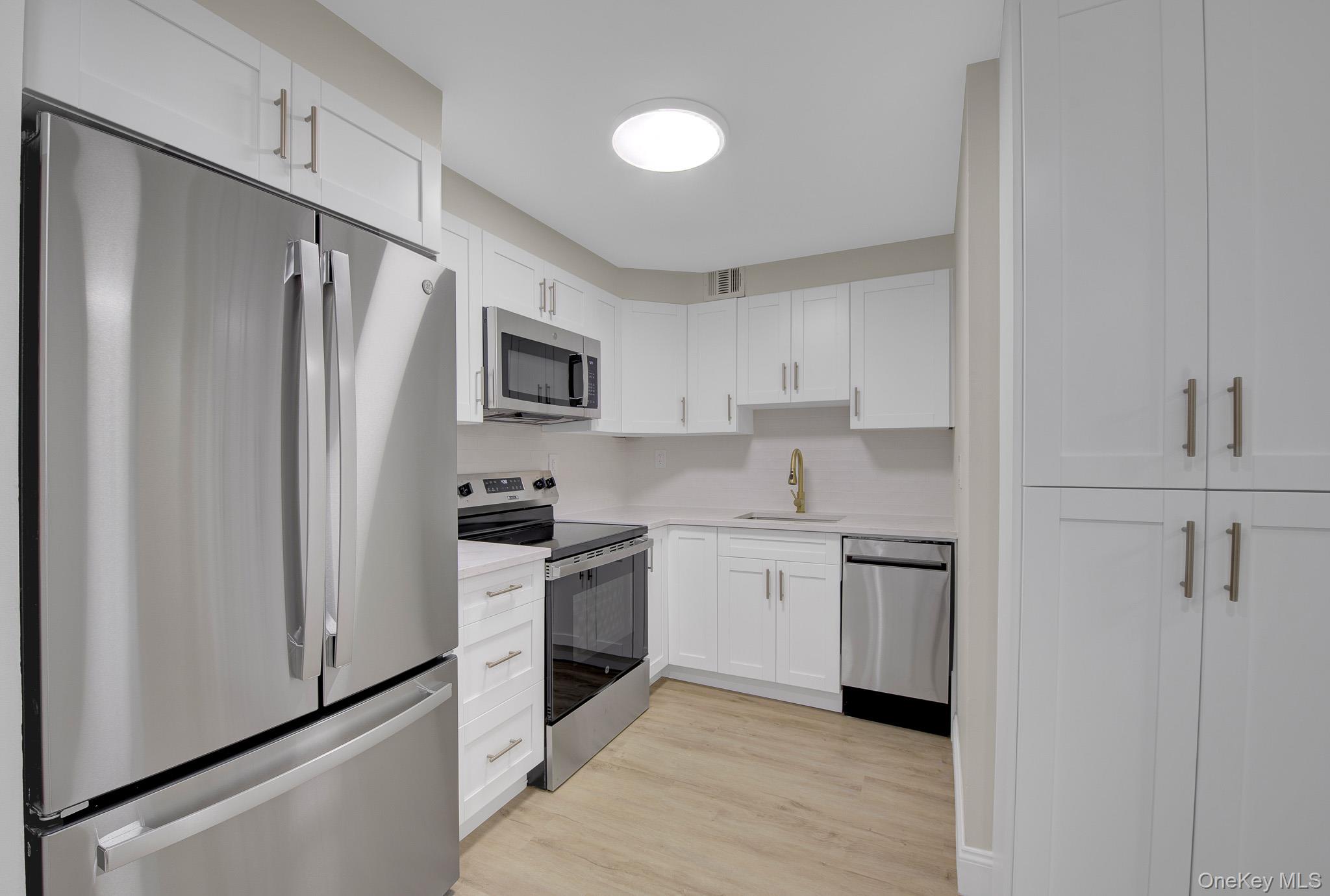 166-10 Powells Cove Boulevard Unit 2C, Whitestone NY 11357