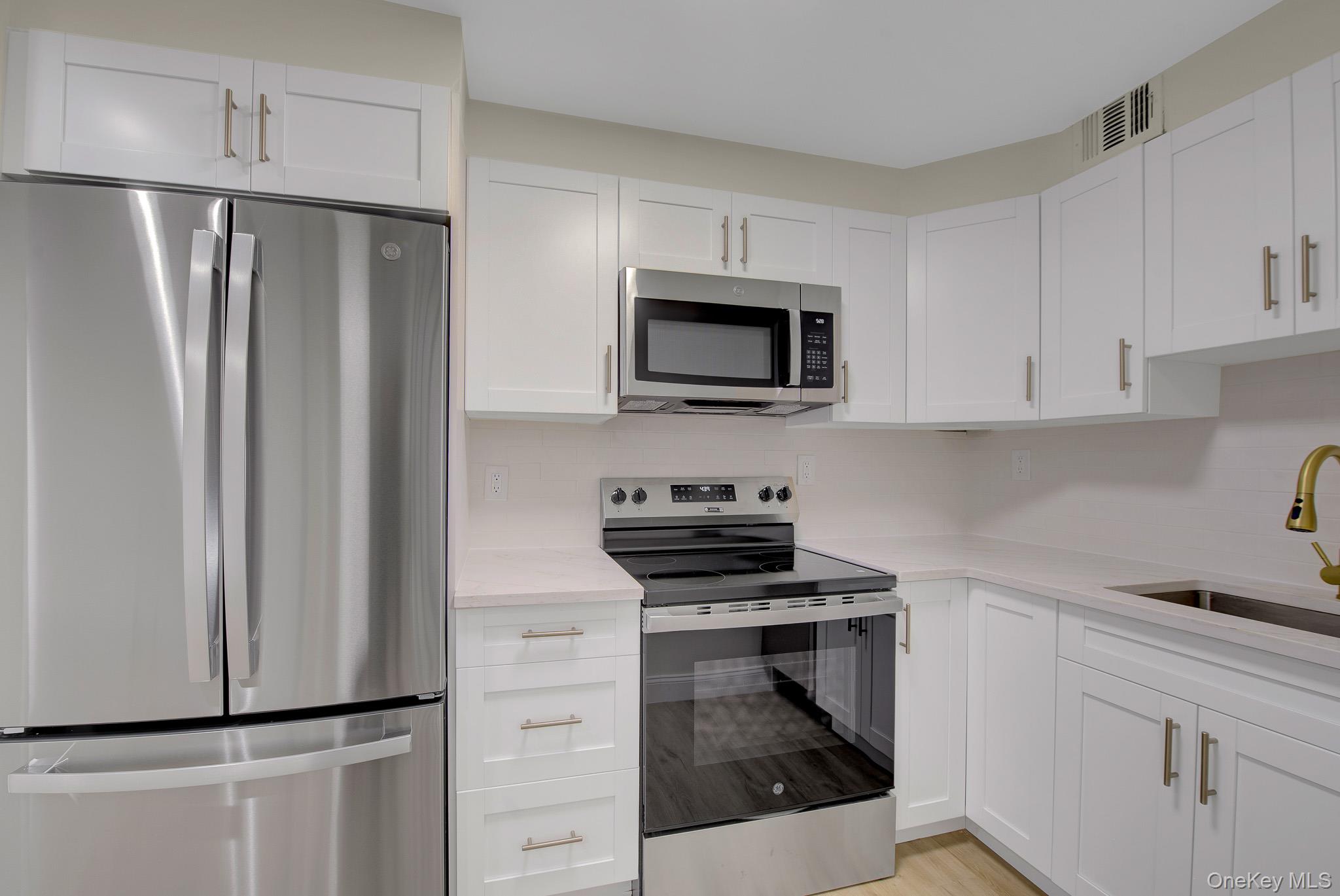 166-10 Powells Cove Boulevard Unit 2C, Whitestone NY 11357