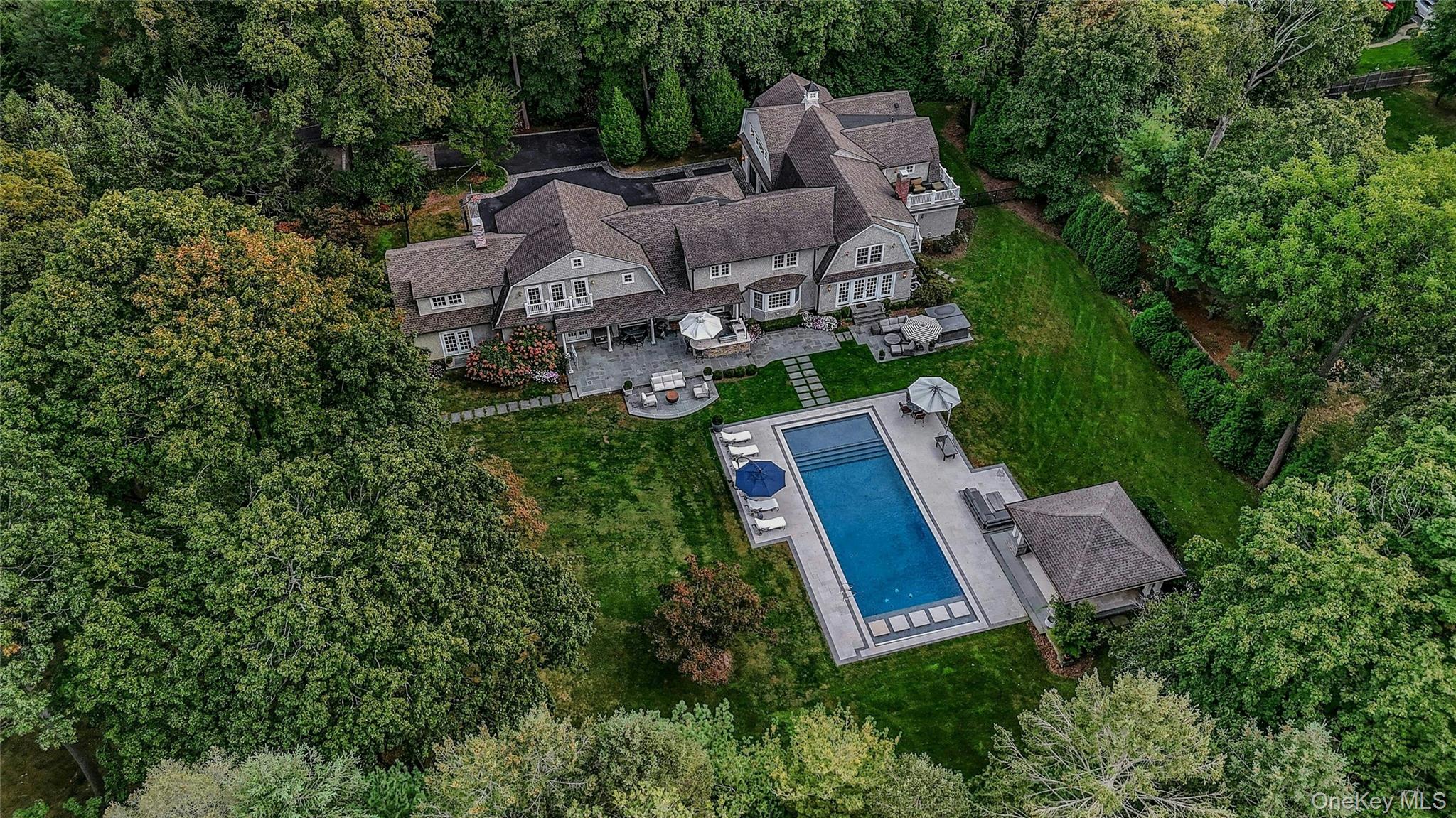 192 Burtis Lane, Muttontown NY 11791