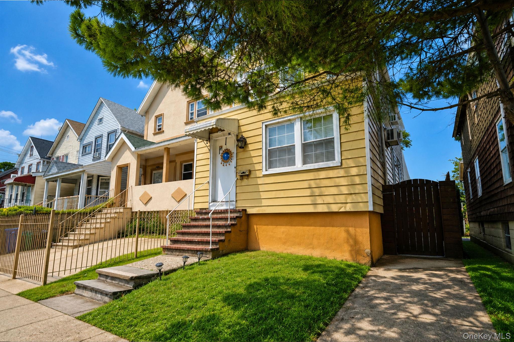 34 Simonson Place, Staten Island NY 10302