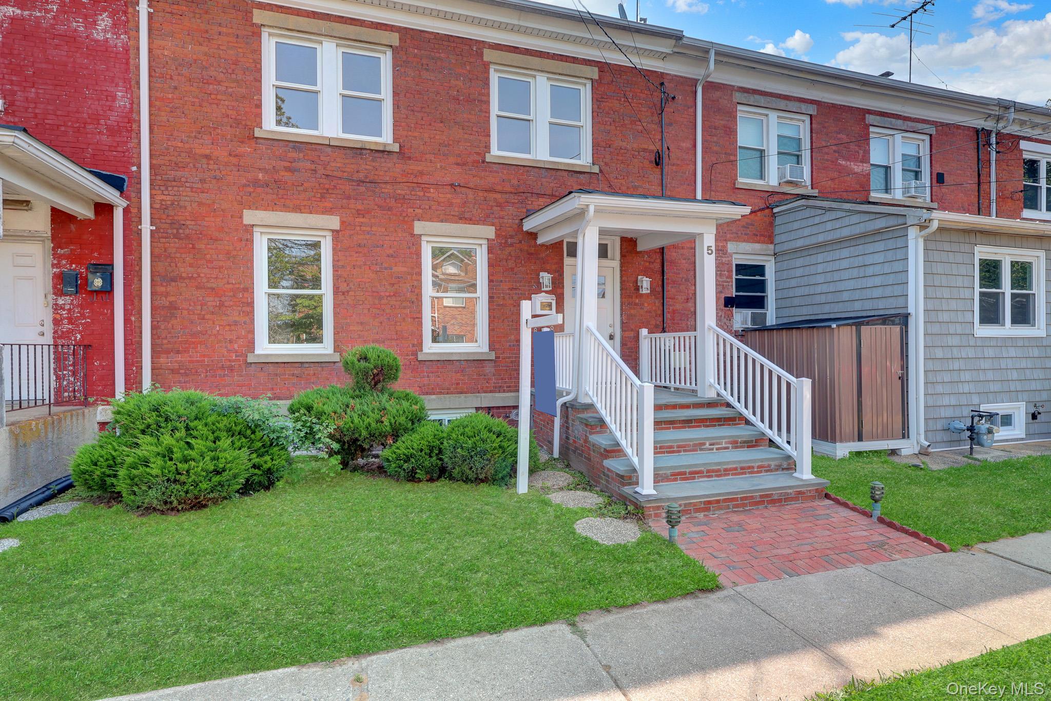 5 Columbia Street, Farmingdale NY 11735