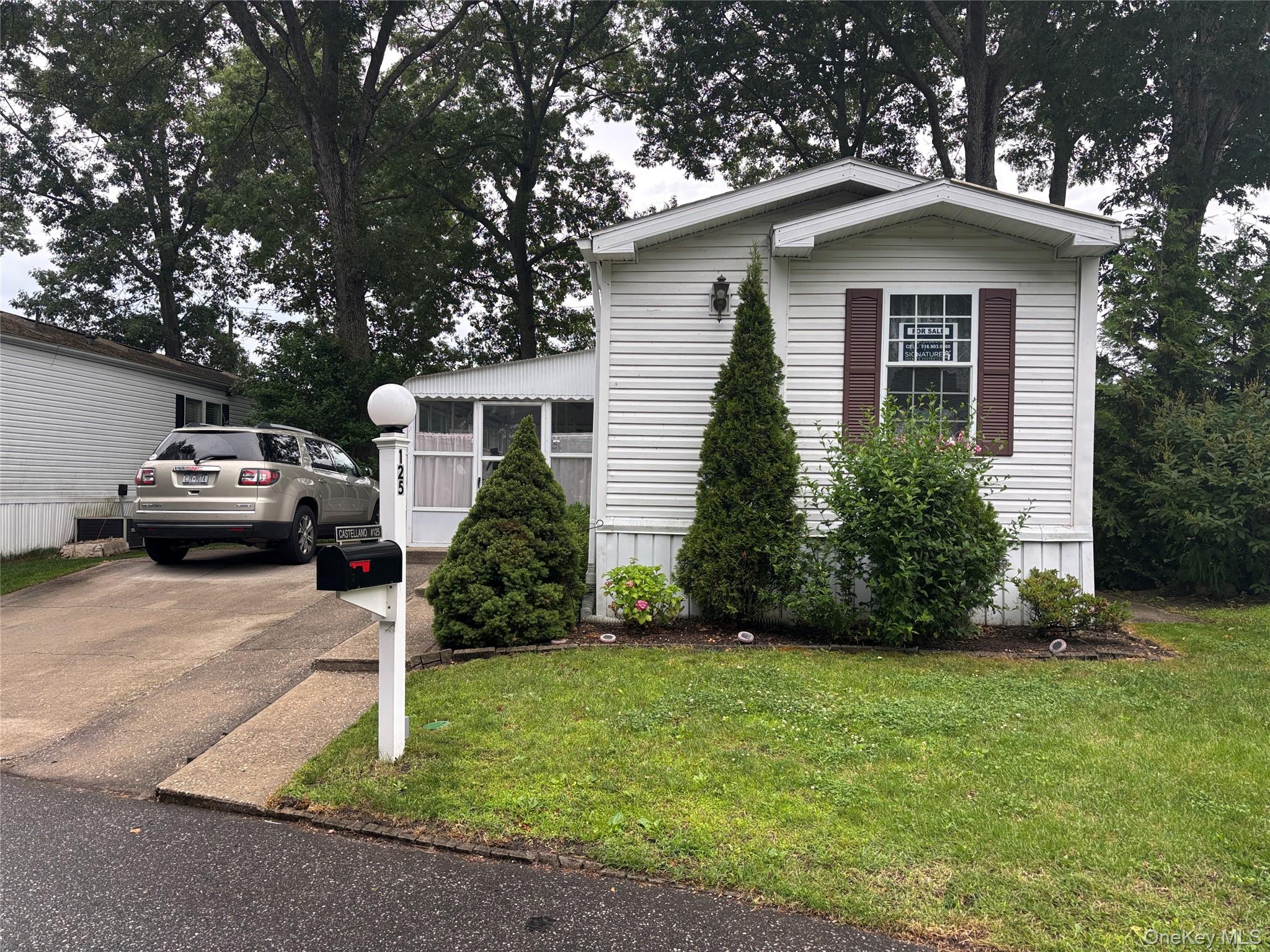 1661 Old Country Road Unit 125, Riverhead NY 11901