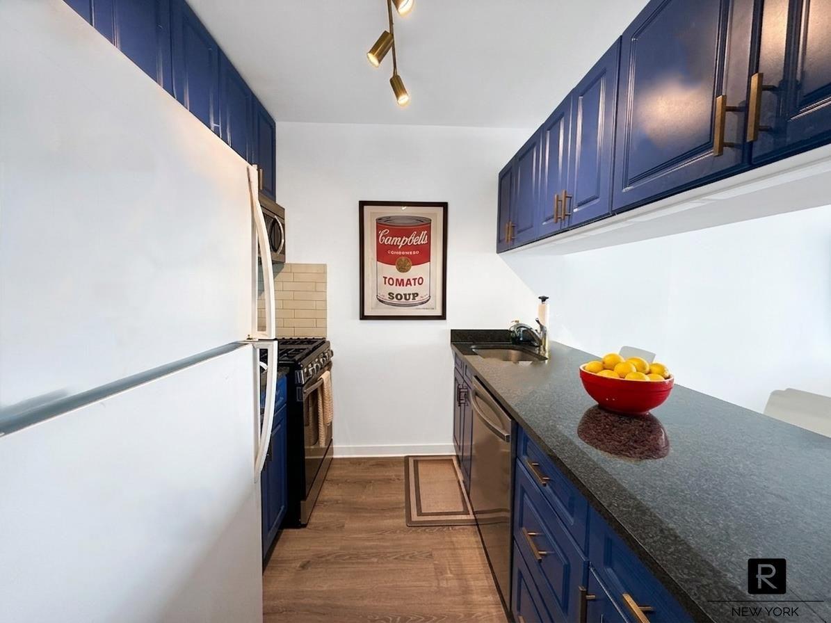 350 West 50th Street Unit 9-G, Manhattan NY 10019