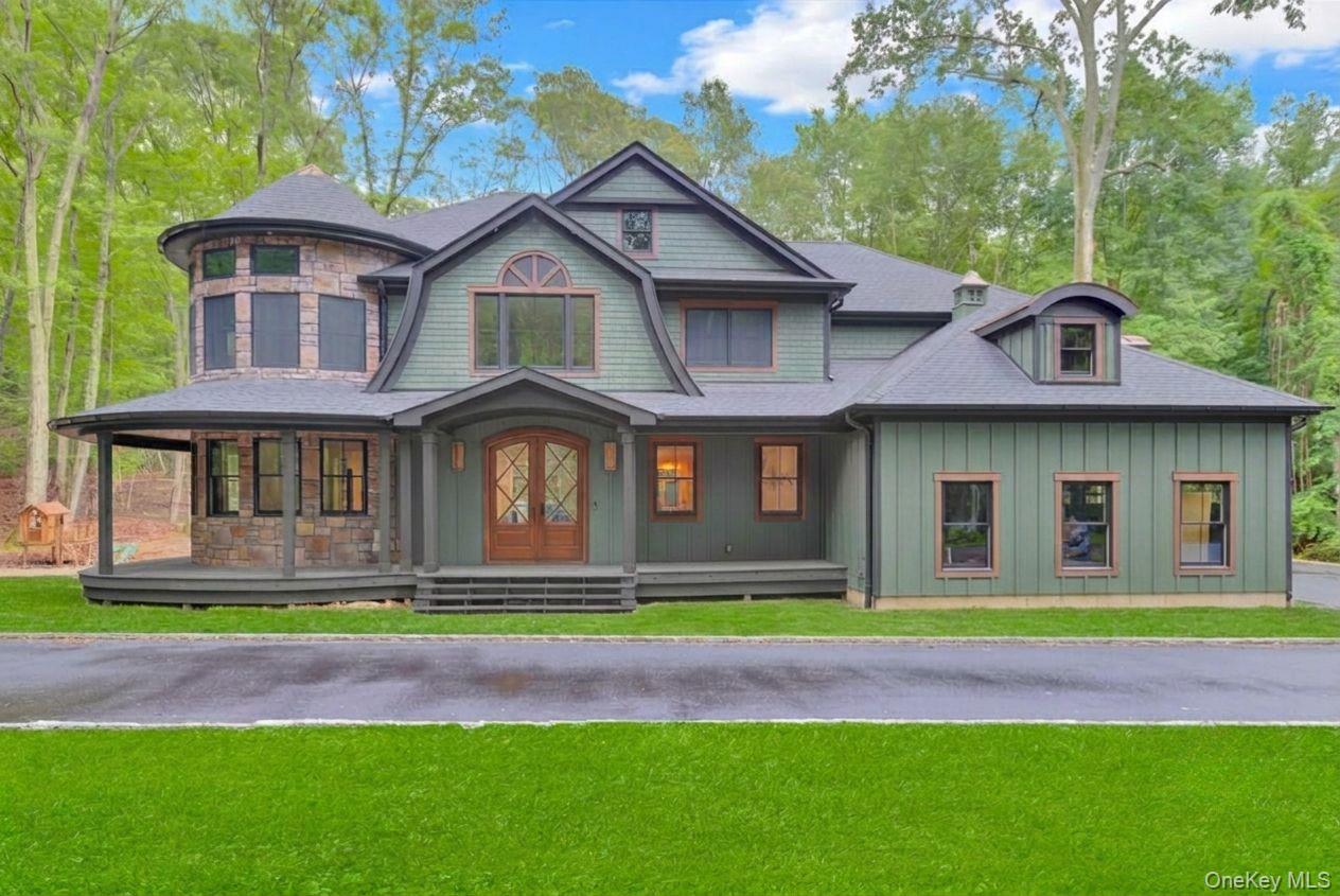 301 Old Mill Road, Saint James NY 11780