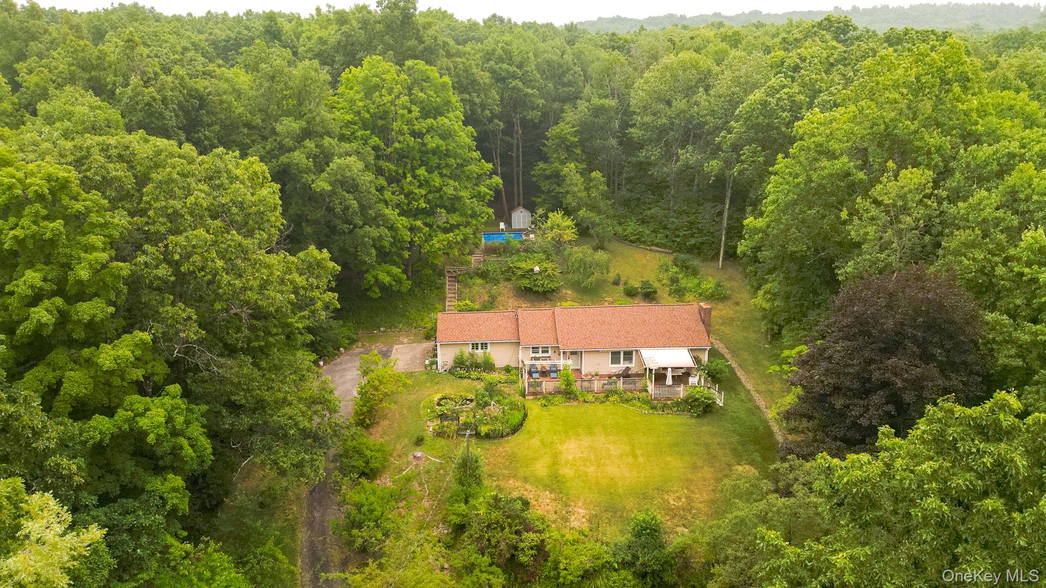 408 Field Road, Red Hook NY 12571