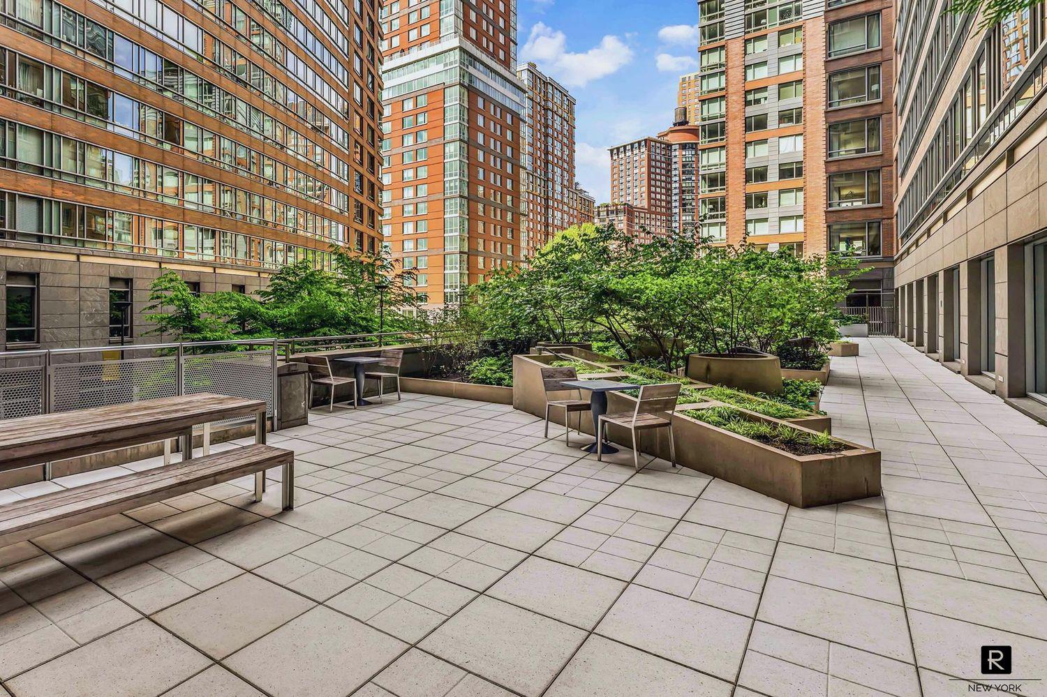 2 River Terrace Unit 17-F, Manhattan NY 10282