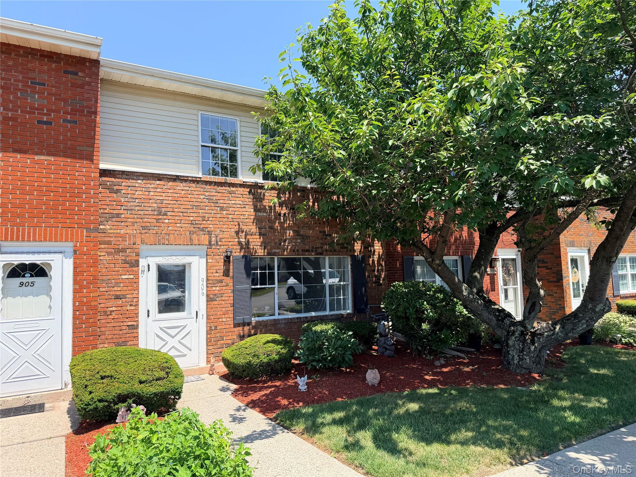 276 Temple Hill Road Unit 906, New Windsor NY 12553