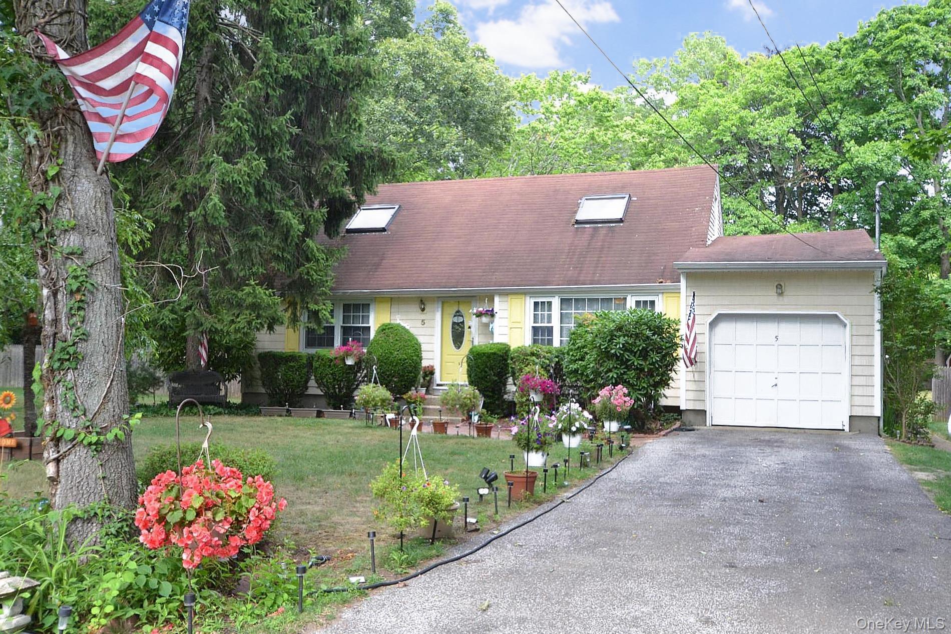 5 Radio Avenue, Miller Place NY 11764