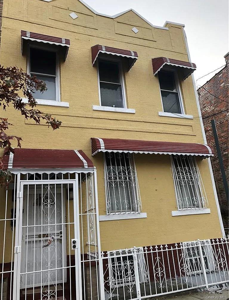 736 E 221st Street, Bronx NY 10467