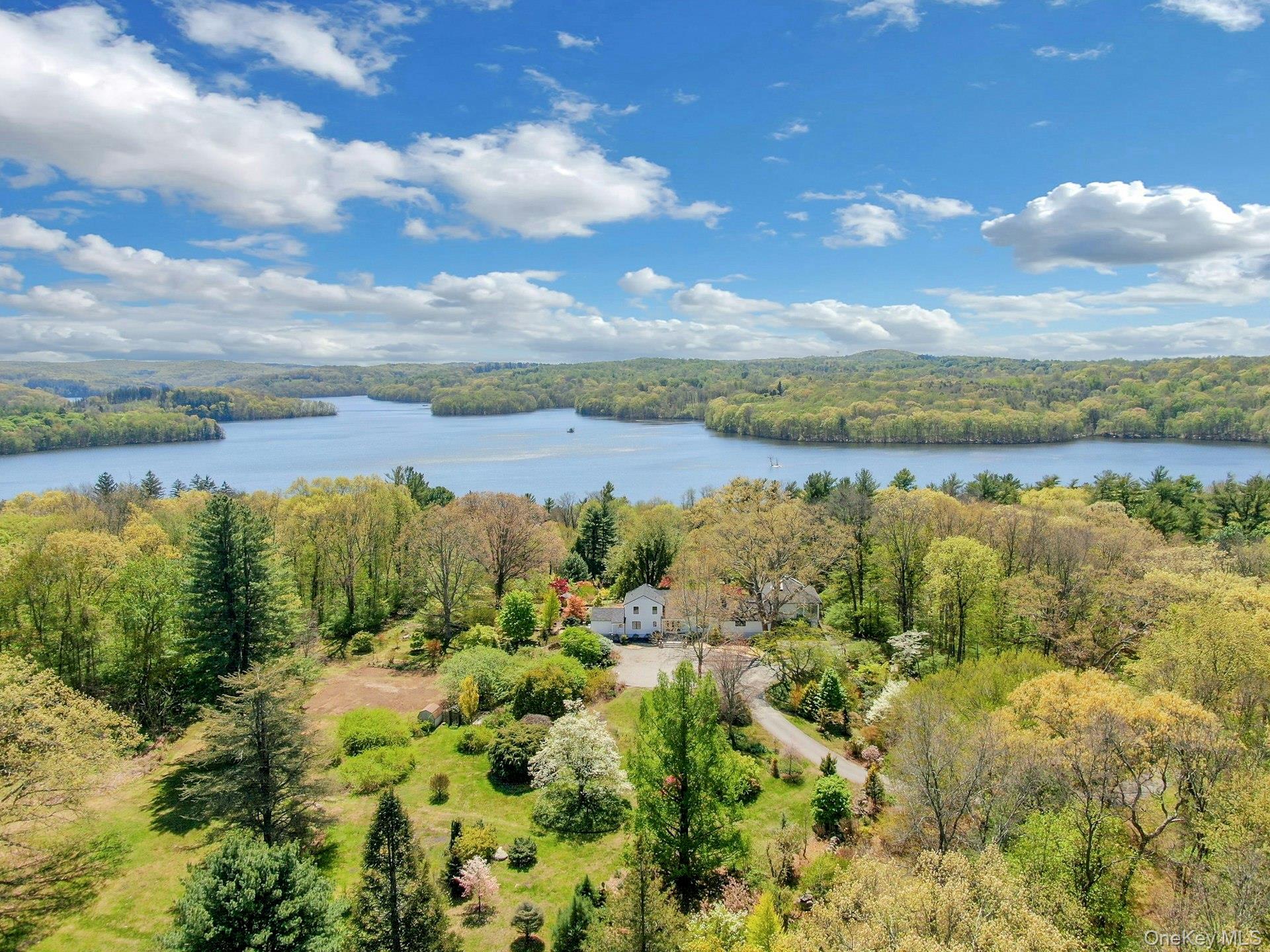 380 Cross River Road, Katonah NY 10536