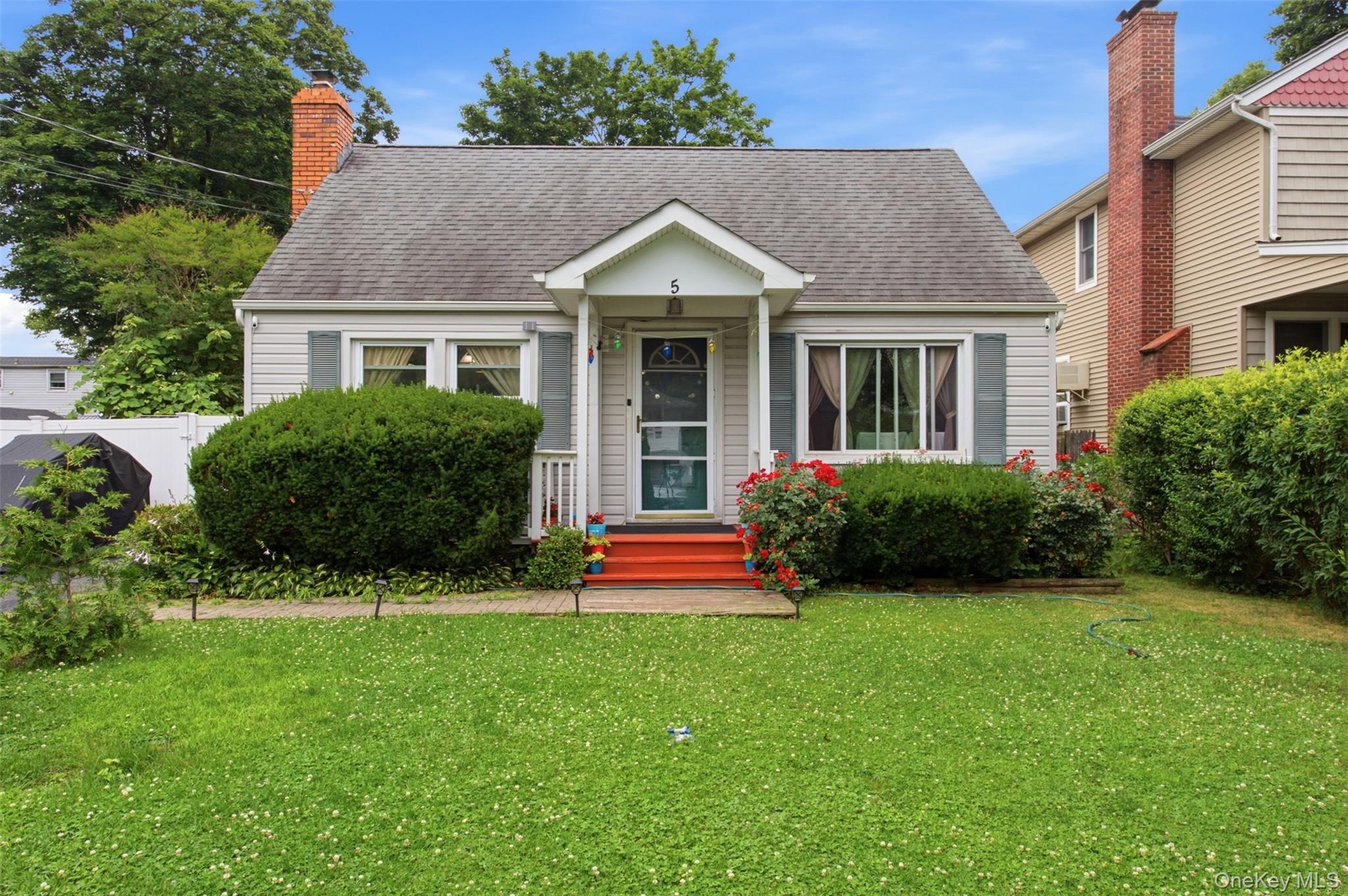 5 Putnam Place, Huntington Station NY 11746