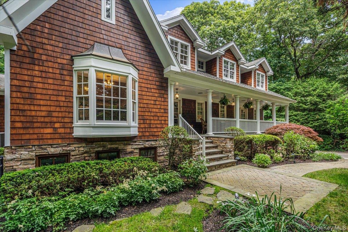39 Cherry Lane, Syosset NY 11791