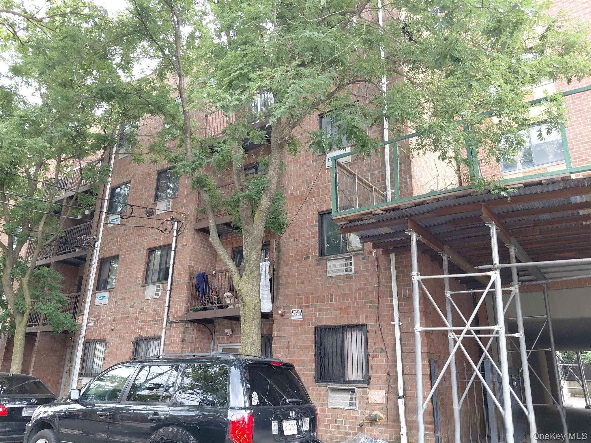 724 E 221st Street Unit 2A, Bronx NY 10467