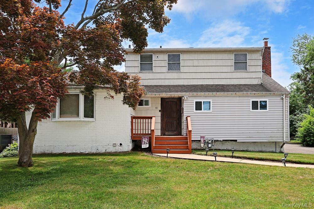 41 Cambria Road, Syosset NY 11791