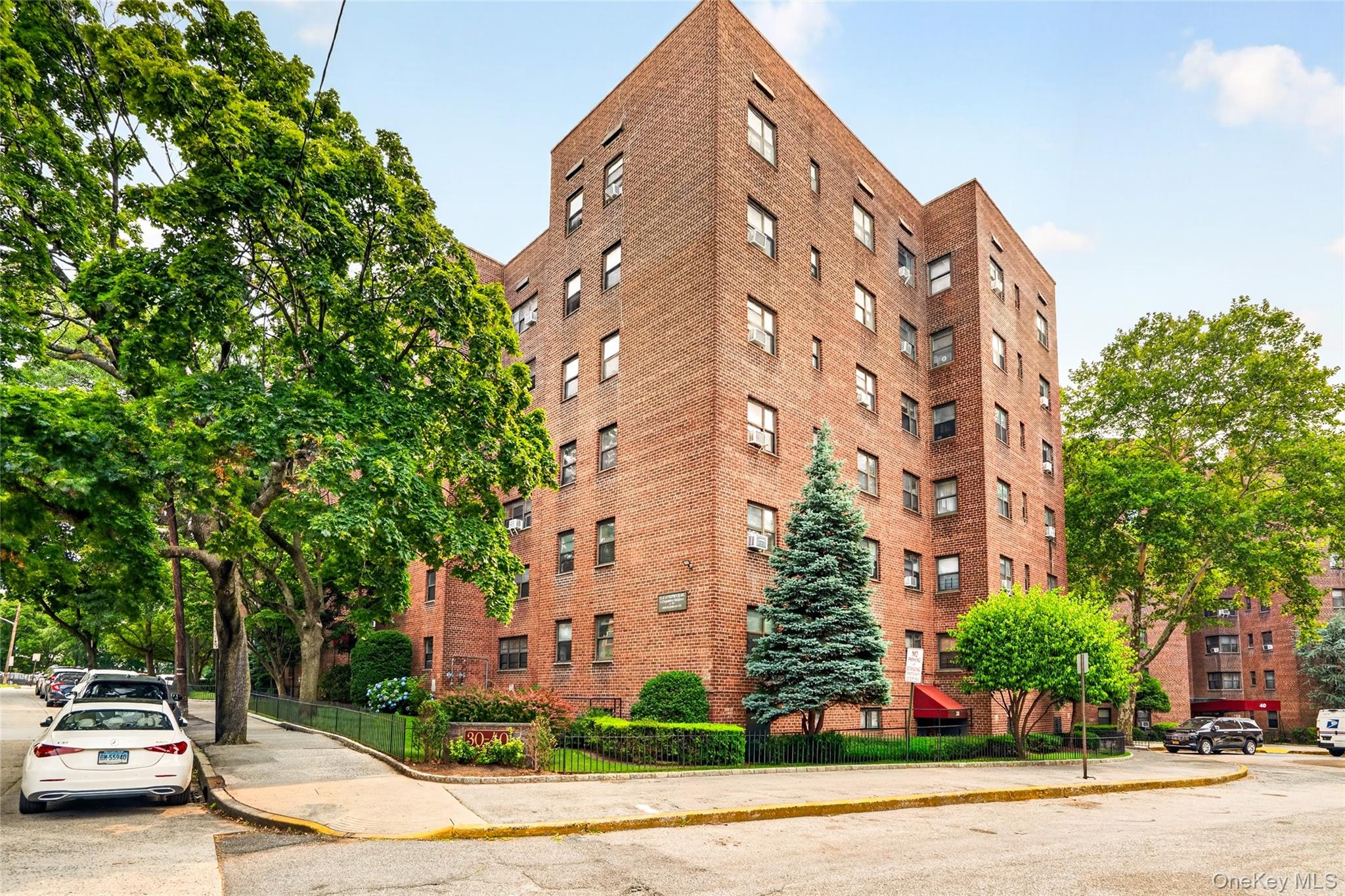 30 Fleetwood Avenue Unit 4F, Fleetwood NY 10552