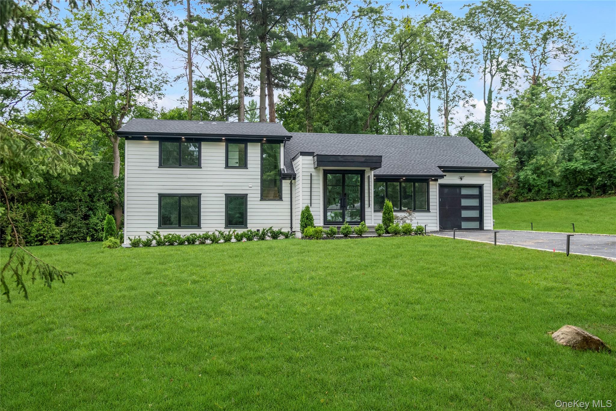 28 Red Brook Road, Great Neck NY 11024