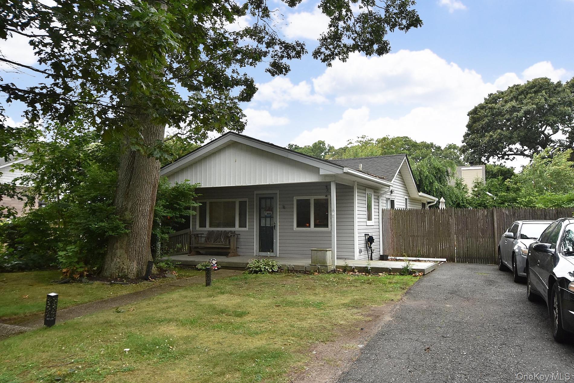 38 Balaton Avenue, Ronkonkoma NY 11779