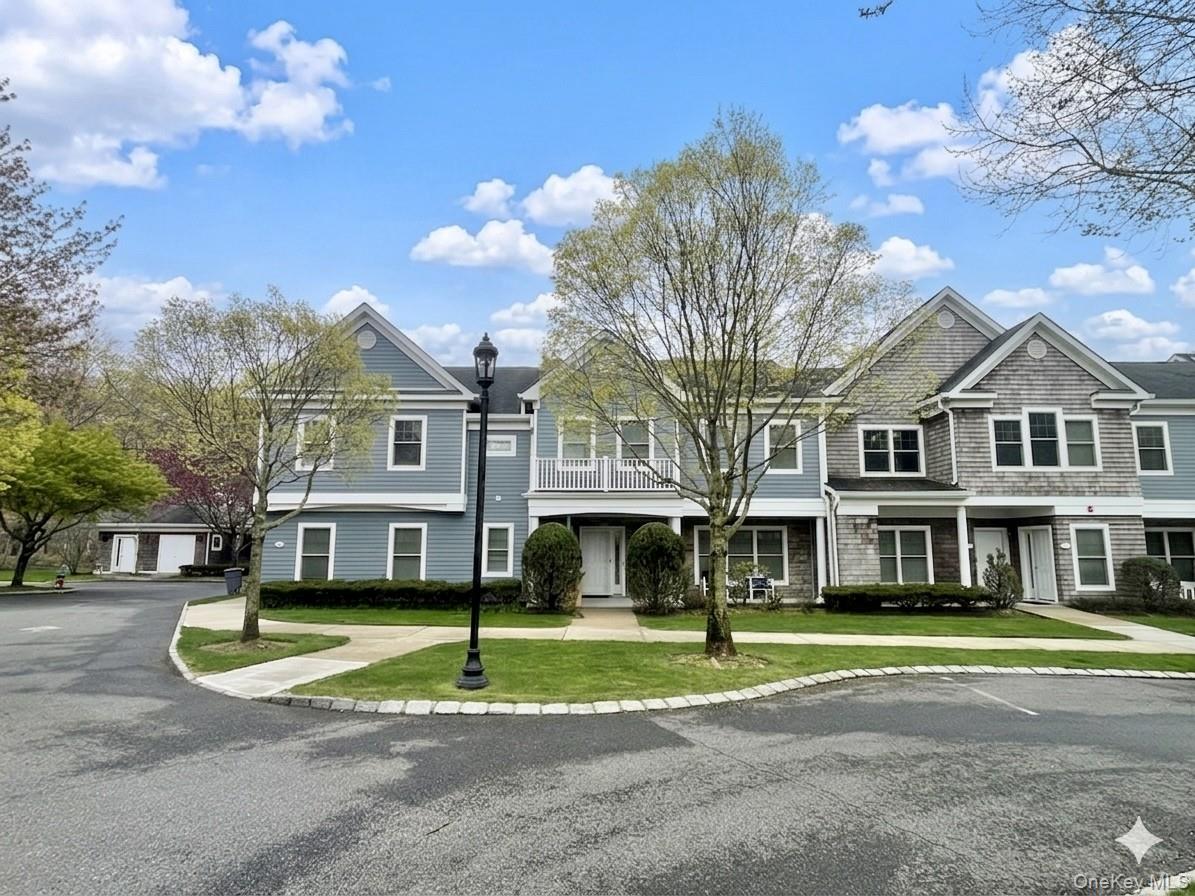 22 Gianna Court, Southampton NY 11968