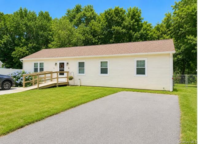 14 Shorehaven Boulevard, Ronkonkoma NY 11779