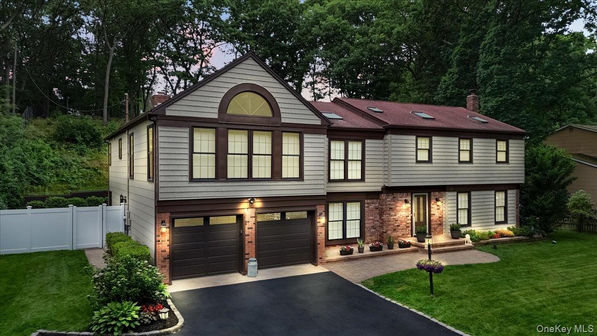 10 Burham Drive, Smithtown NY 11787