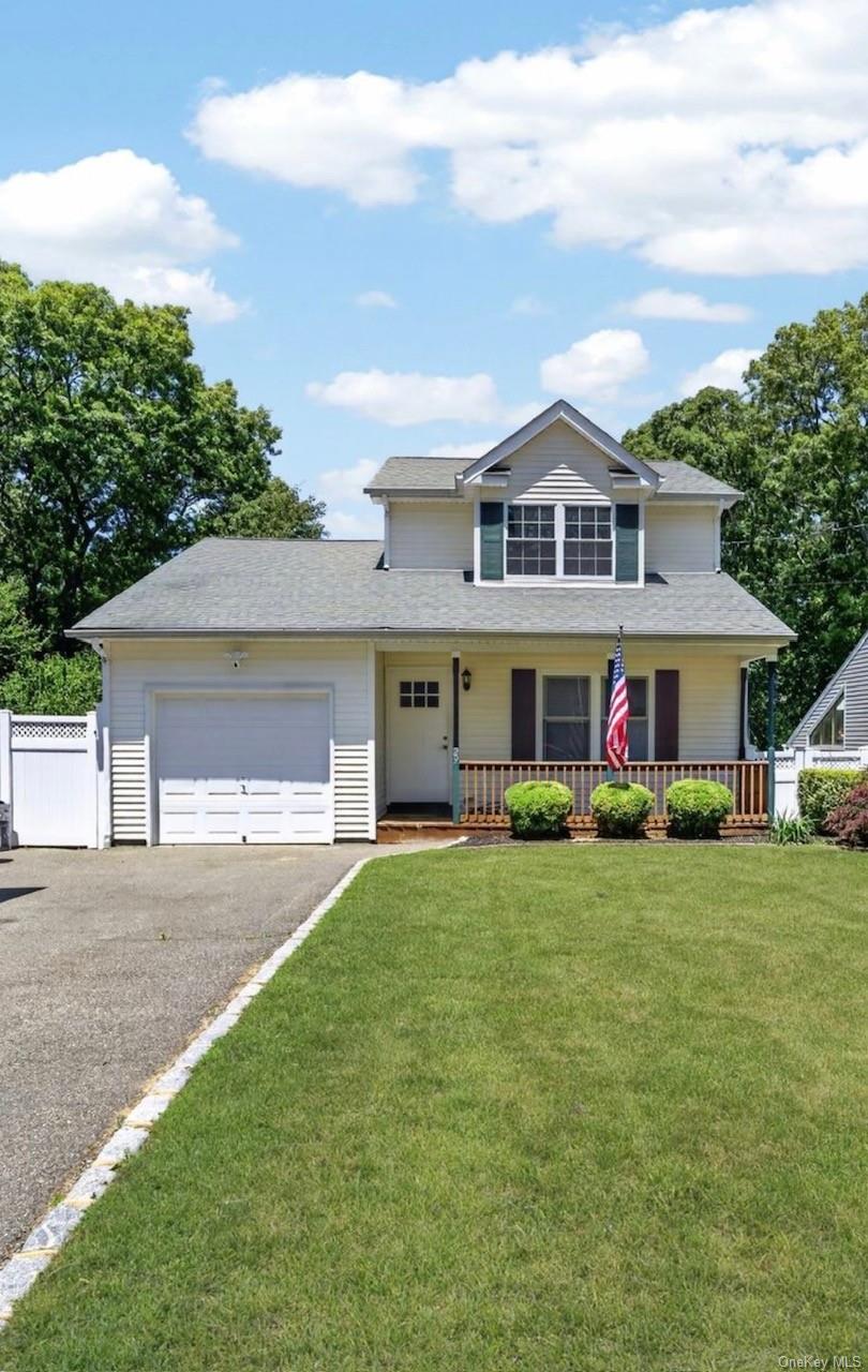 29 Beech Avenue, Farmingville NY 11738